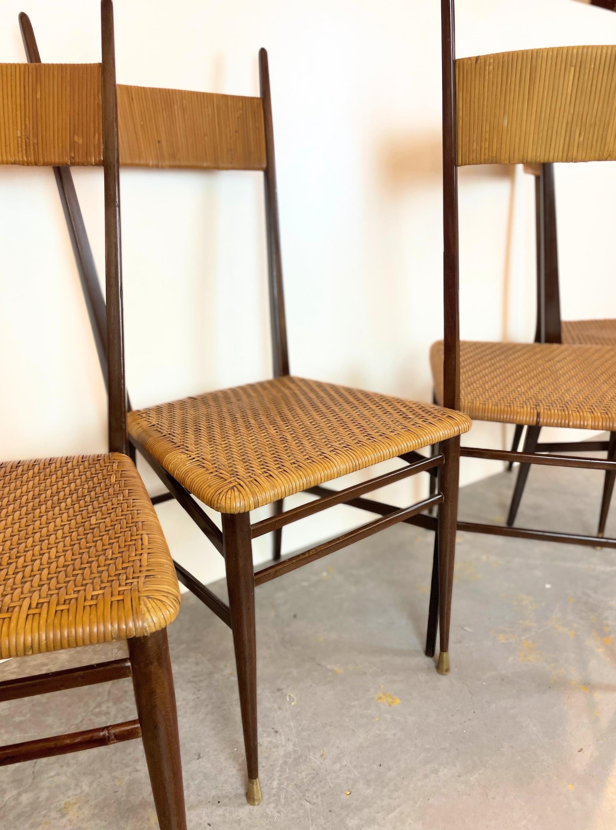 Set of Four Italian Chiavari Chairs Scuola Di Torino in Rattan Wood Brass 1950s For Sale 7