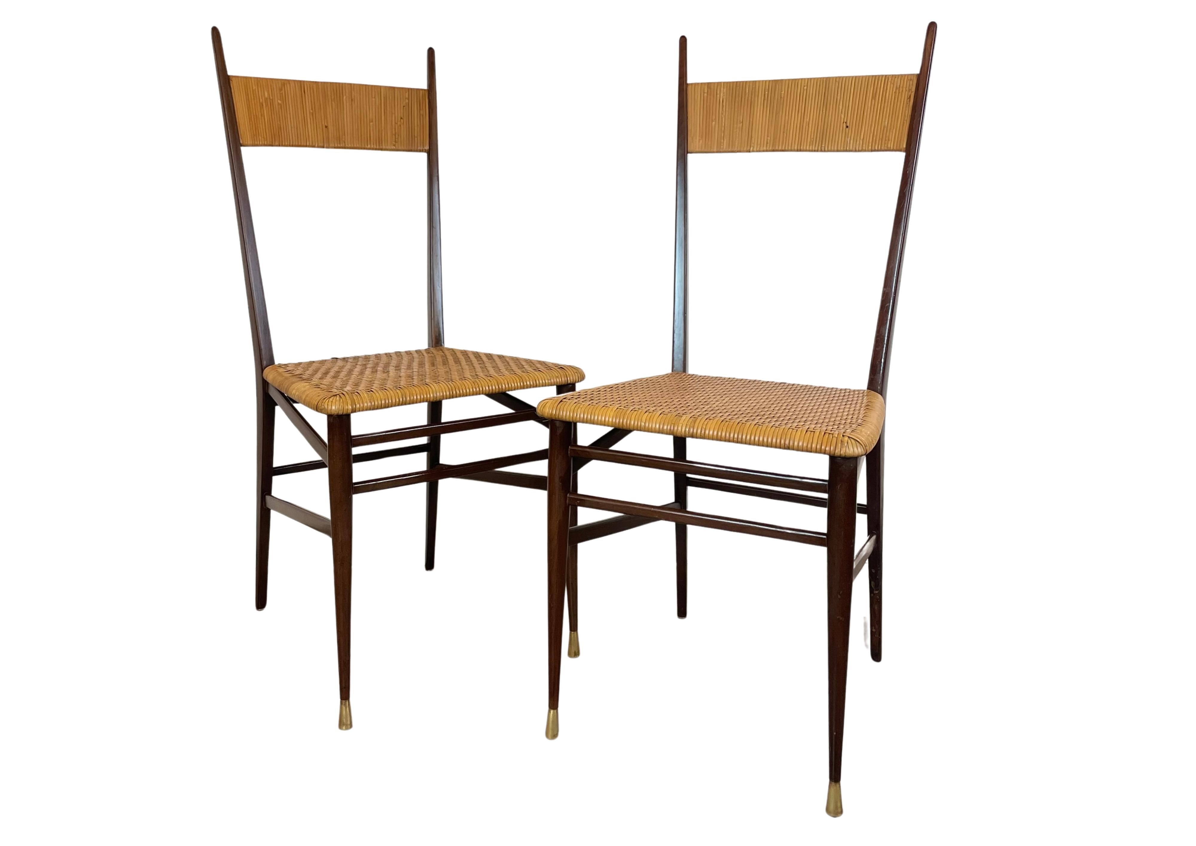 Poli Ensemble de quatre chaises Chiavari italiennes Scuola Di Torino en rotin Wood Wood Brass 1950s en vente