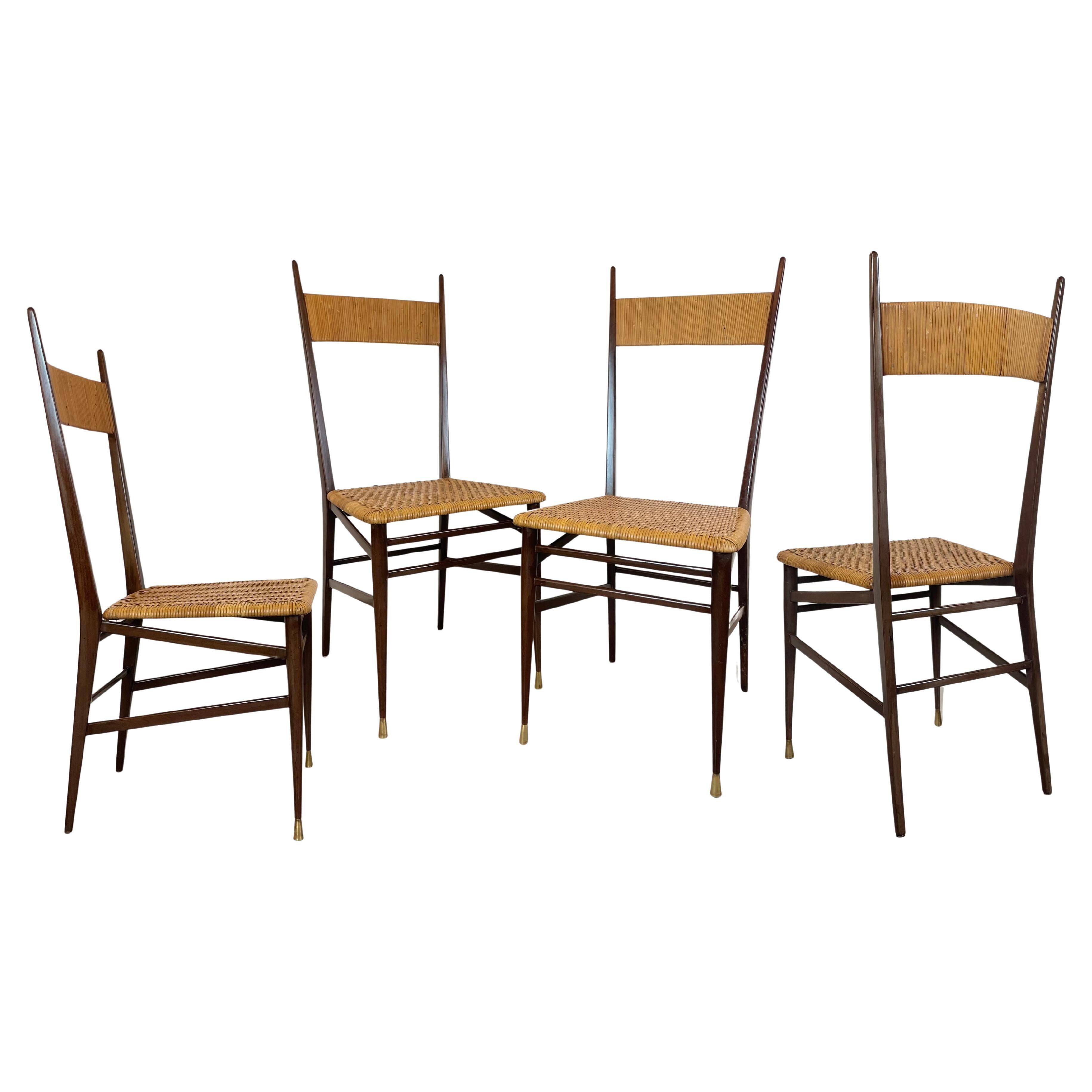 Ensemble de quatre chaises Chiavari italiennes Scuola Di Torino en rotin Wood Wood Brass 1950s en vente