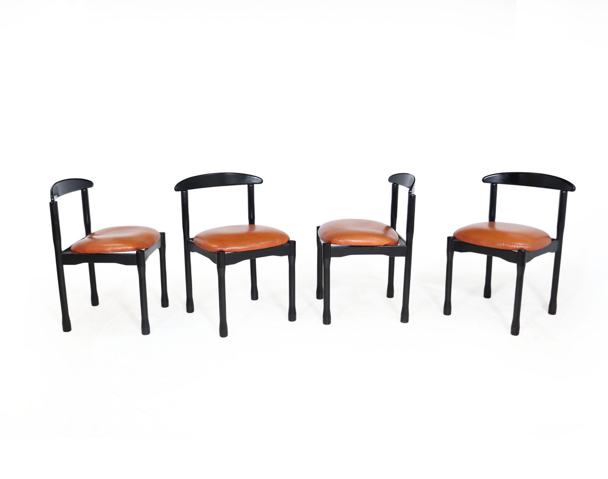 Set of Four Italian Dining Chairs by Vico Magistretti For Sale 7