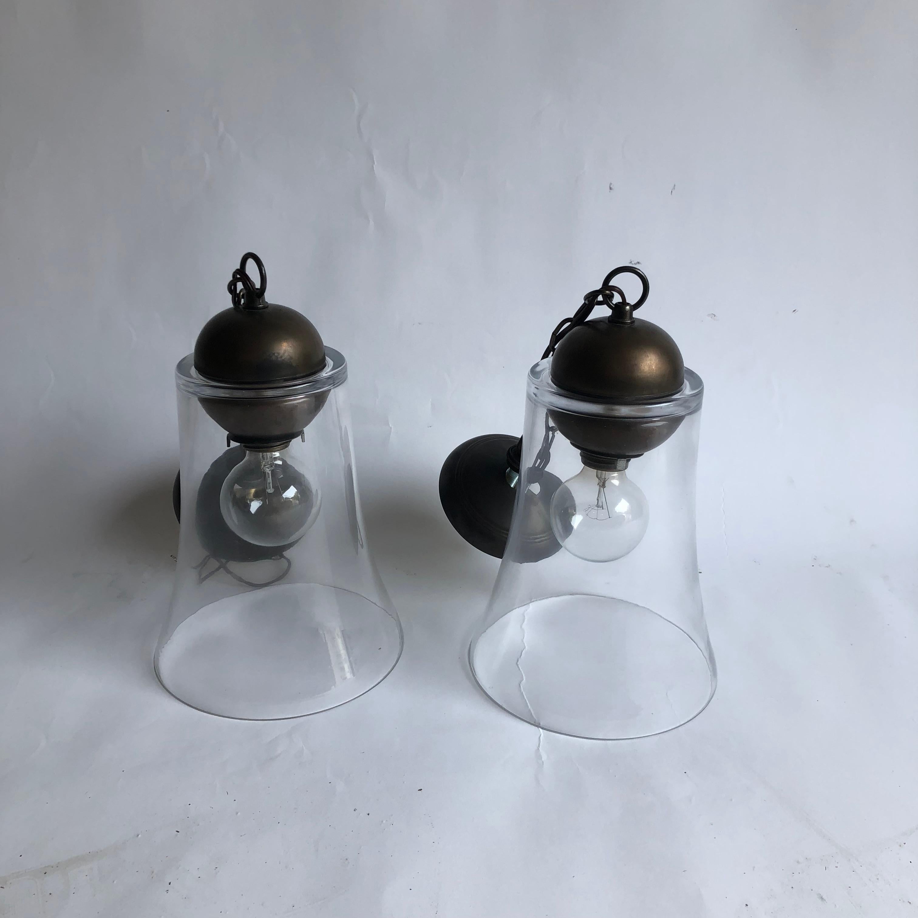 Ensemble de quatre lampes à suspension italiennes en verre en vente 2