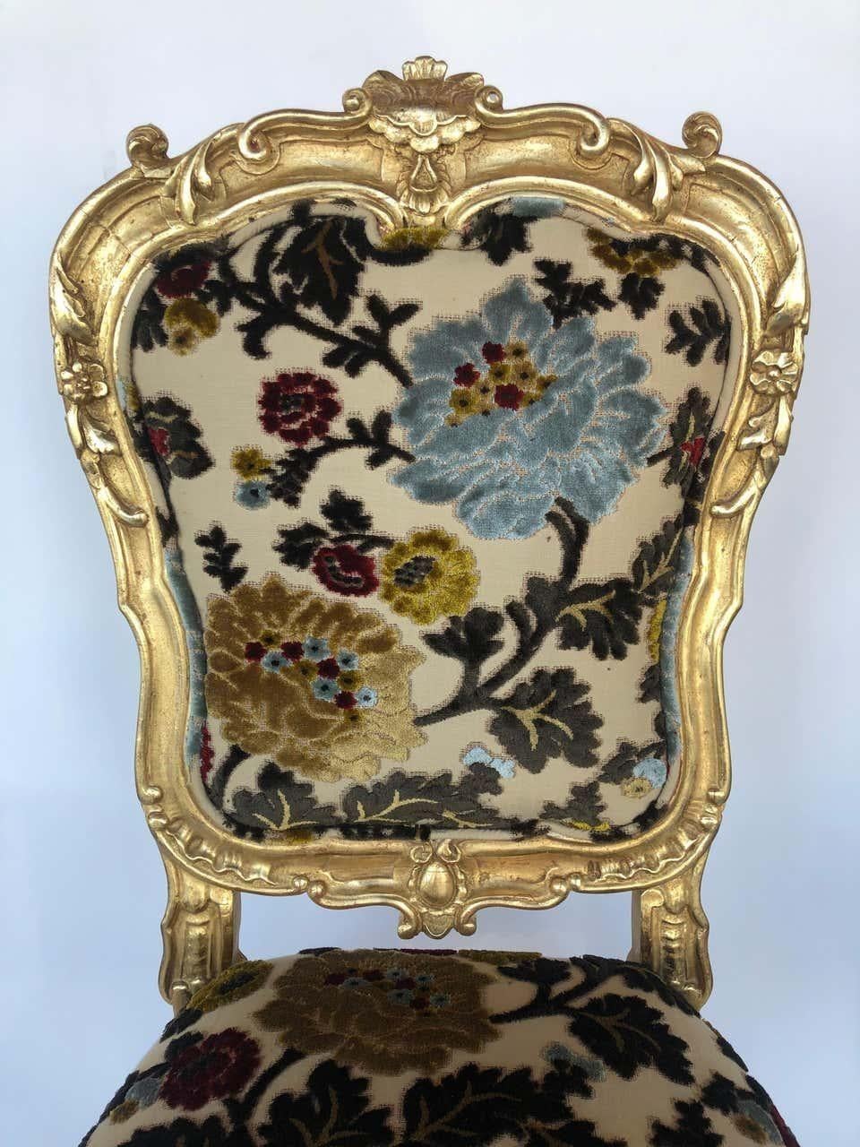 19th Century Set of Four Italian Hand-Carved Gilded Chairs with Vintage Floral Upholstery For Sale