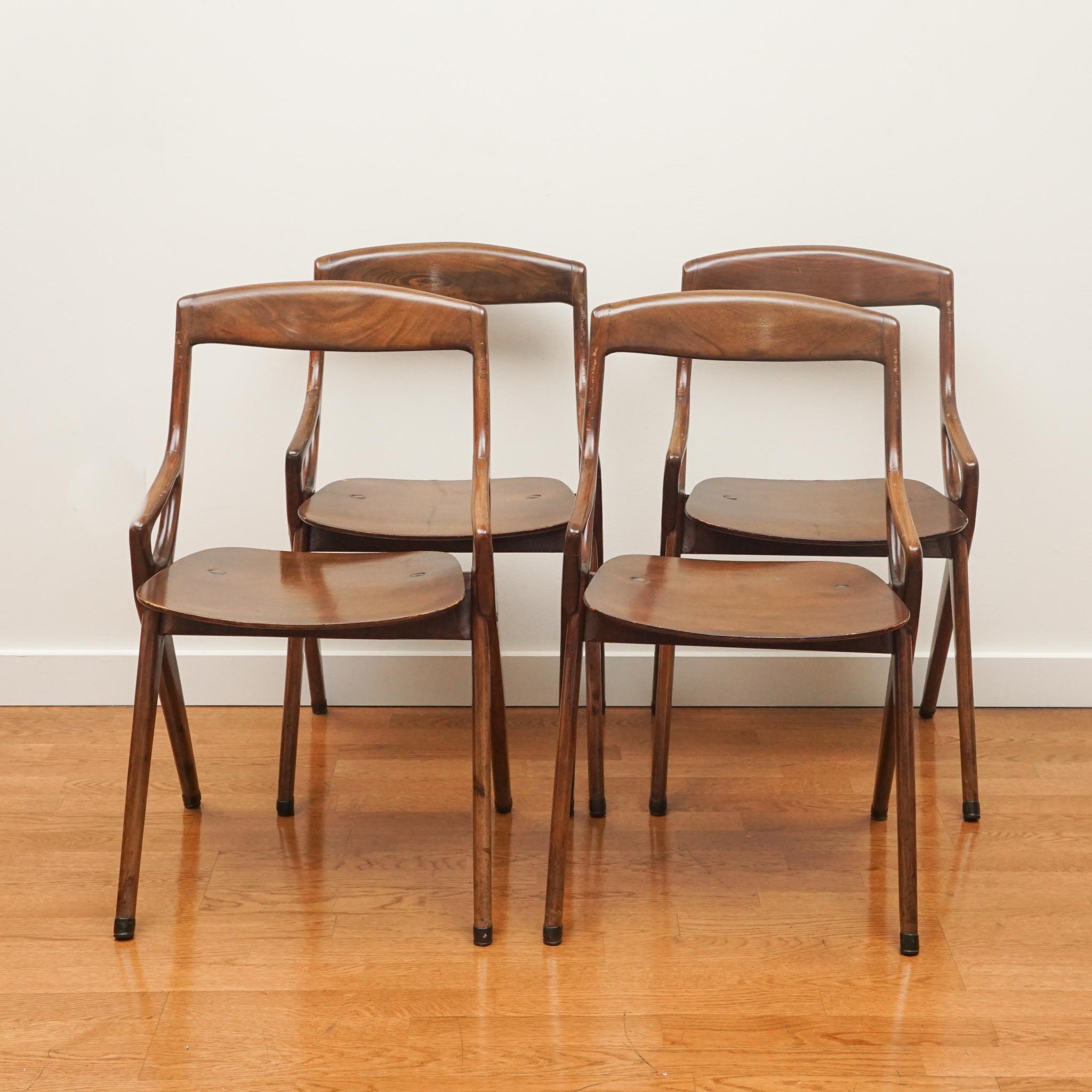 Italian Mid-Century Dining Chairs Set of Four For Sale 4