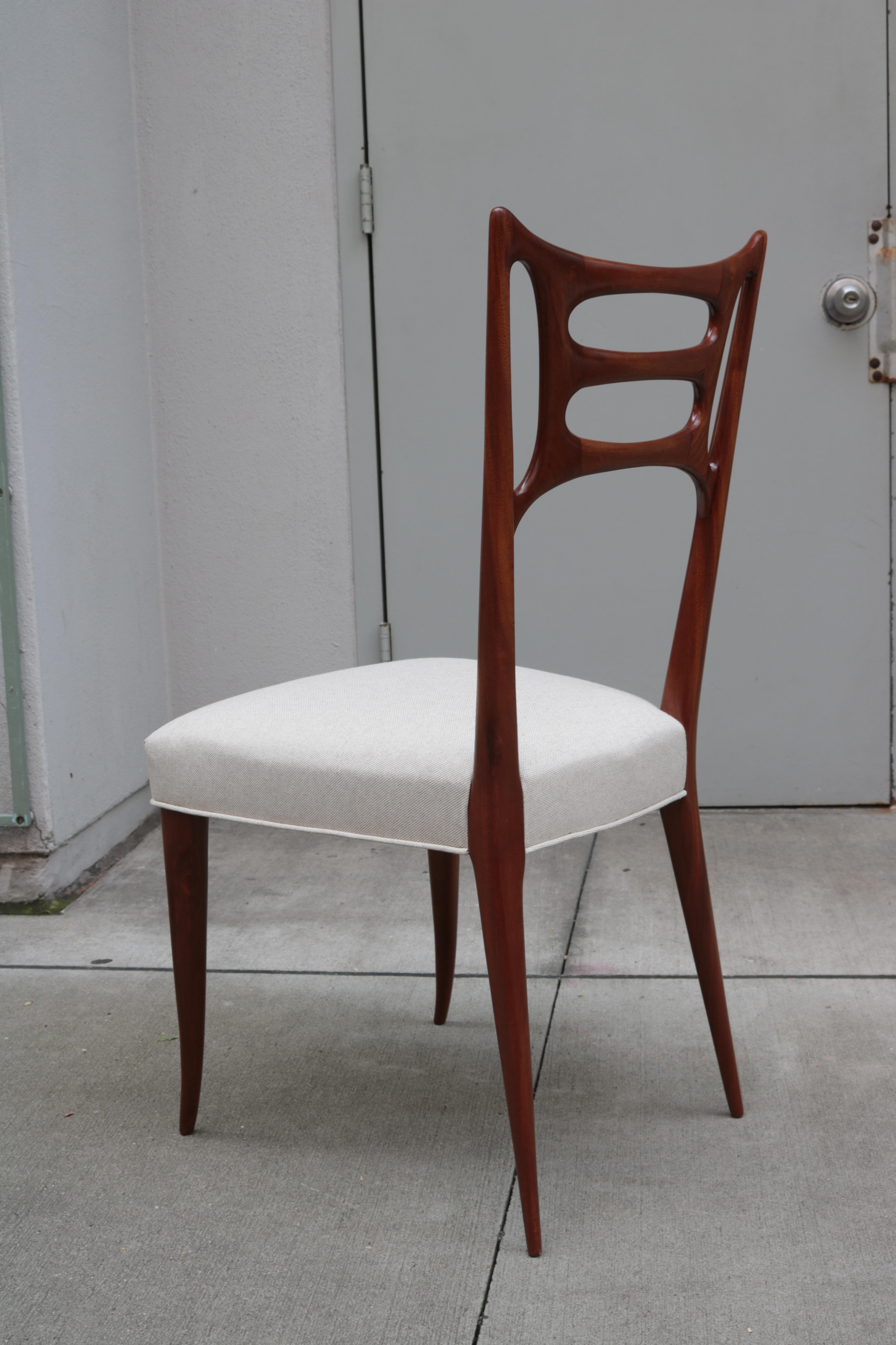 Set of Four Italian Mid Century Dining Chairs , Italy 1950's In Good Condition For Sale In New York, NY