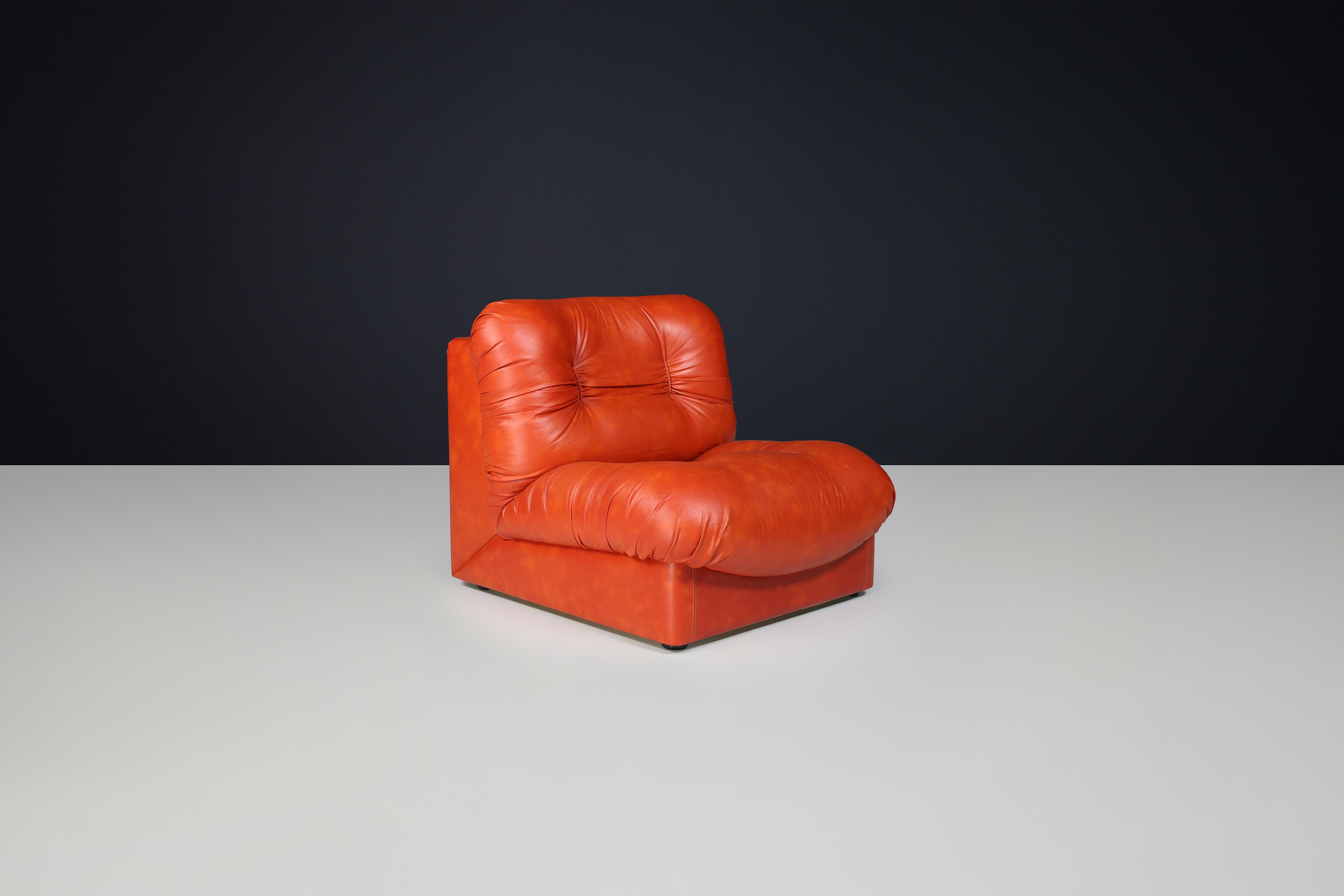Set of Four Italian Mid-Century Modern Leather Lounge Chairs, 1970s For Sale 1
