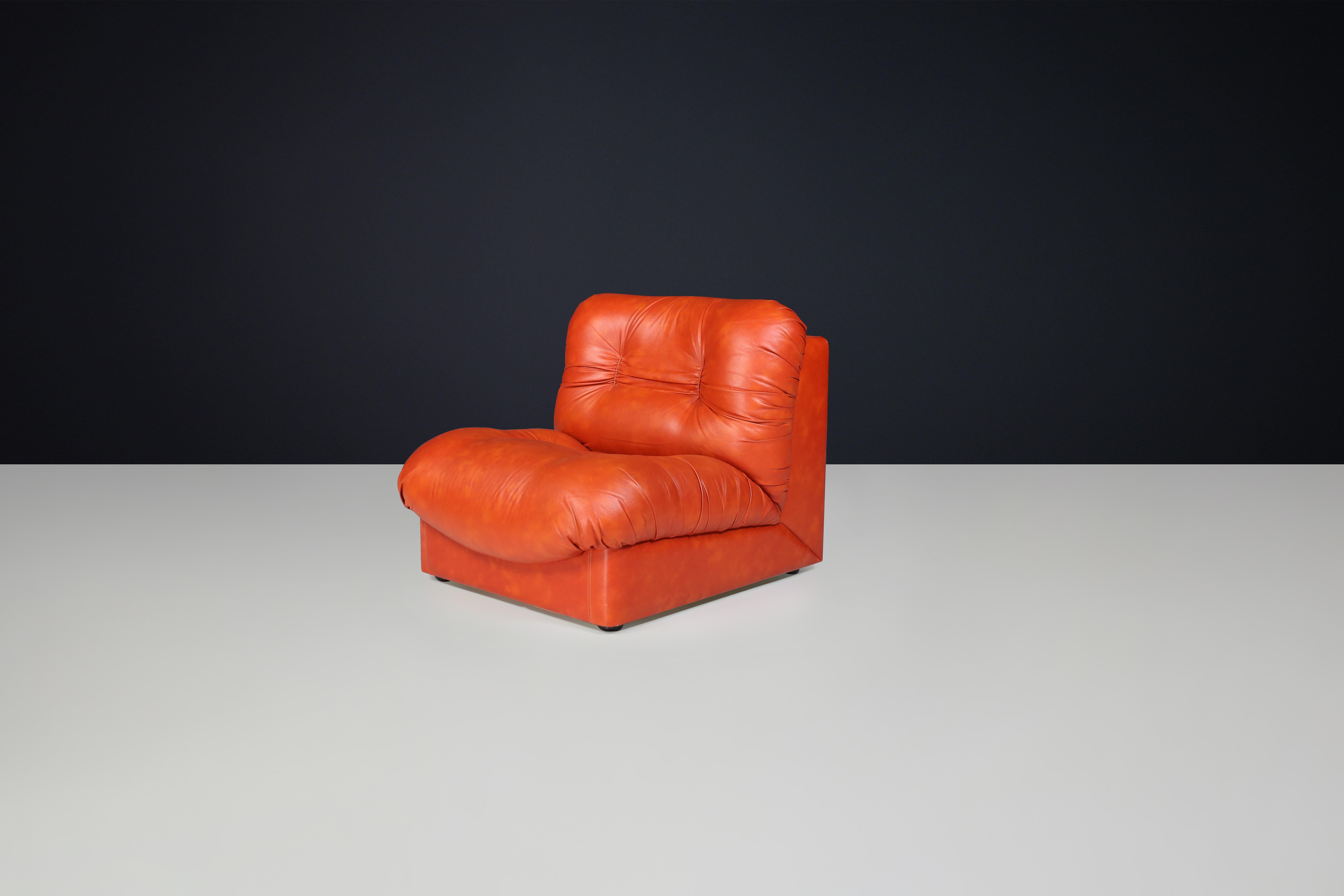 Set of Four Italian Mid-Century Modern Leather Lounge Chairs, 1970s For Sale 3