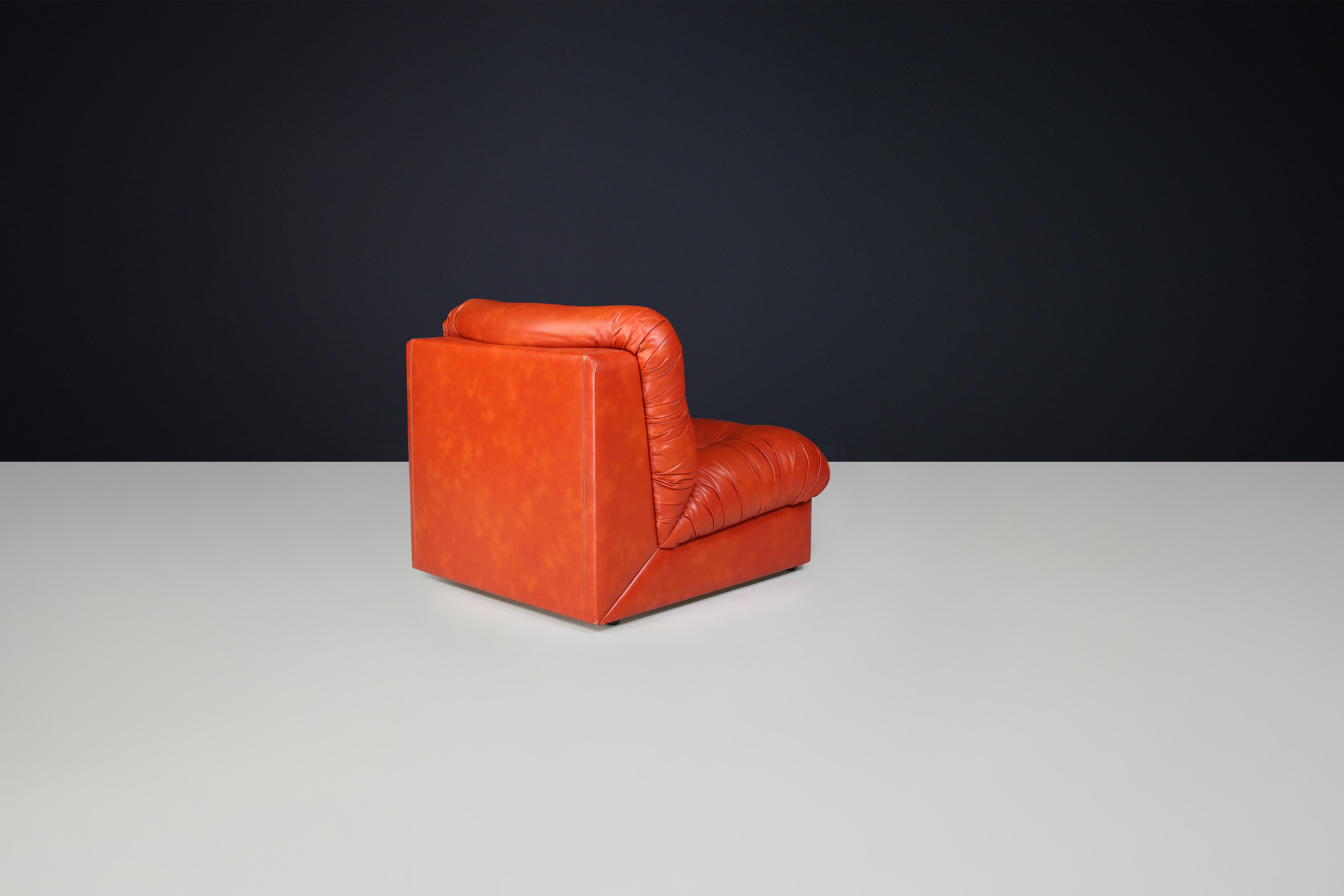Set of Four Italian Mid-Century Modern Leather Lounge Chairs, 1970s For Sale 4