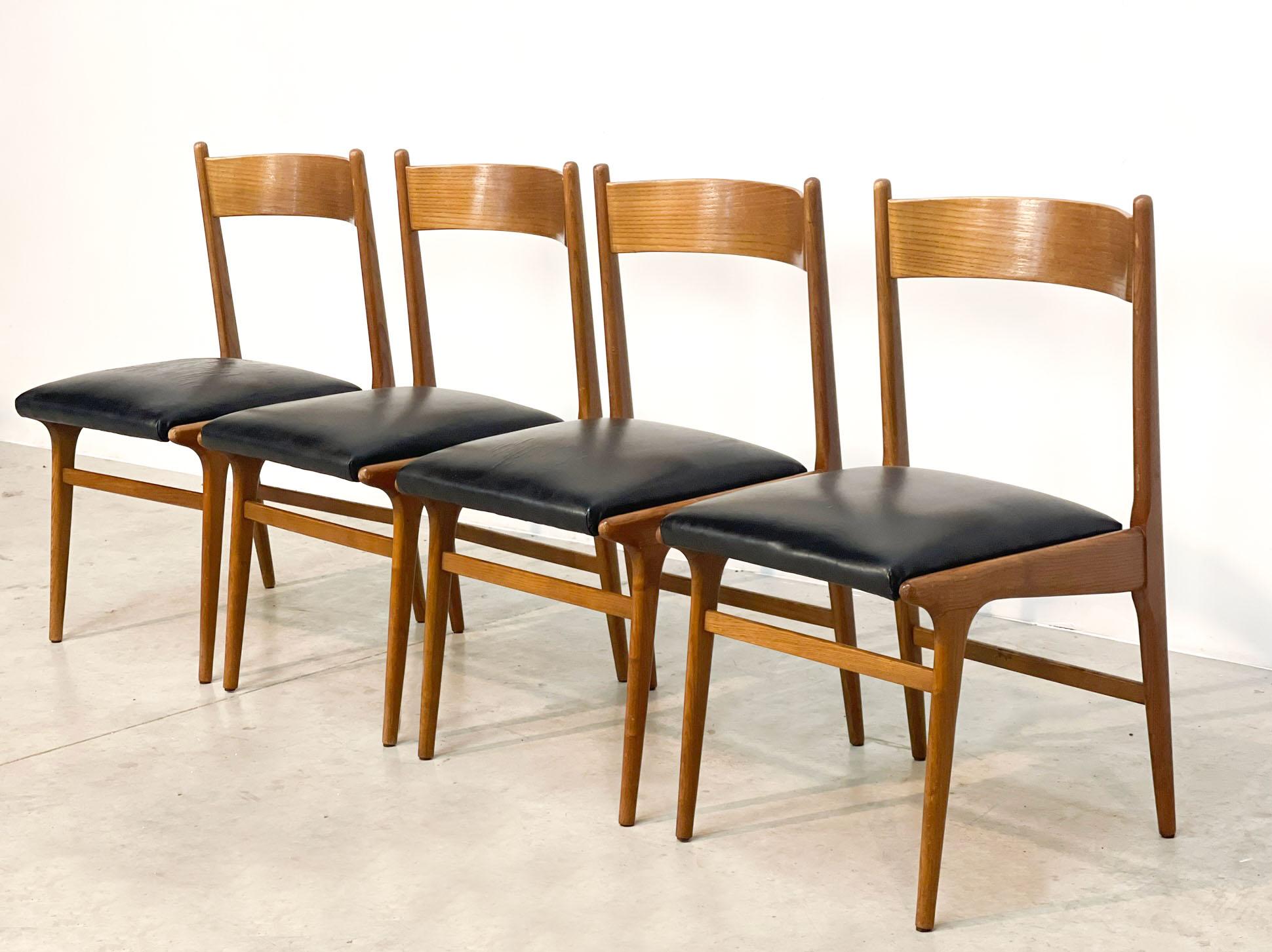 Very nice and high quality Italian dining chairs.

These chairs were probably designed in Italy by a small manufacturer in the early 70's. 

 

These chairs are a perfect example of fine Italian craftsmanship and quality. They have a nice oak