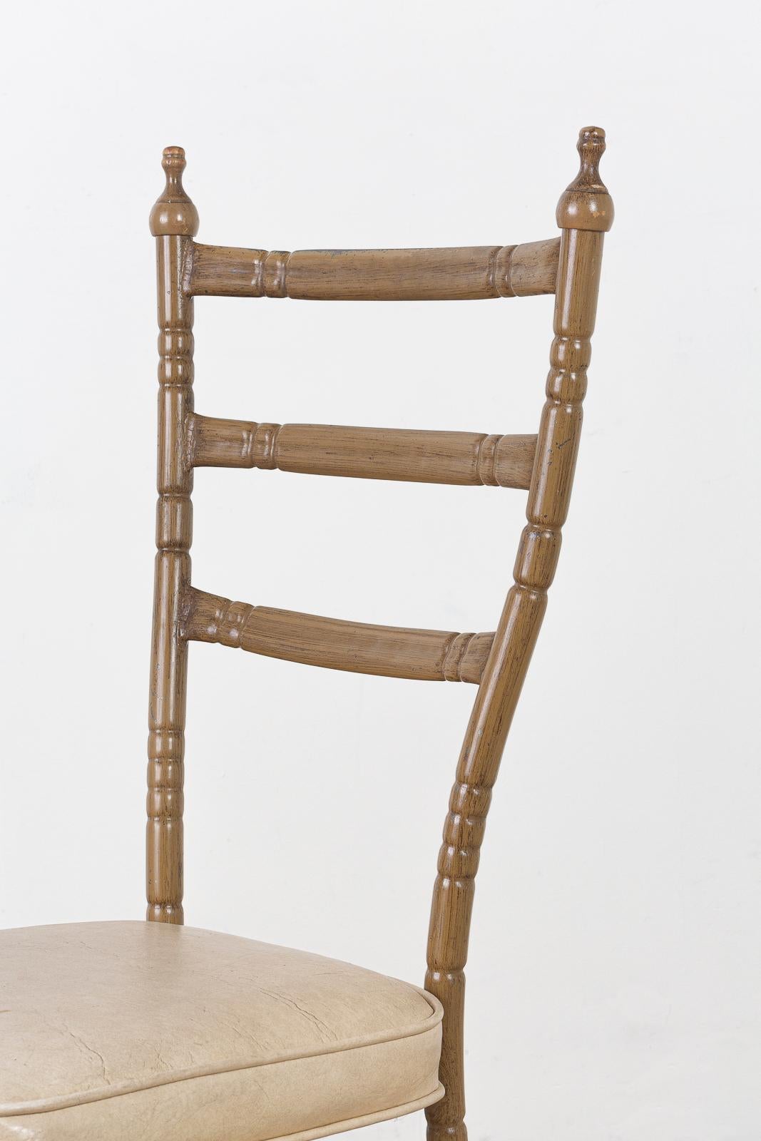 Ensemble de quatre chaises de salle à manger italiennes en faux bambou du milieu du siècle dernier en vente 7