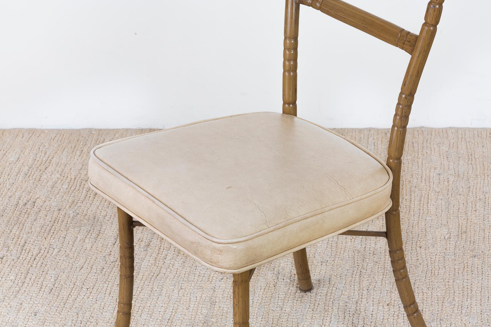 Ensemble de quatre chaises de salle à manger italiennes en faux bambou du milieu du siècle dernier en vente 12