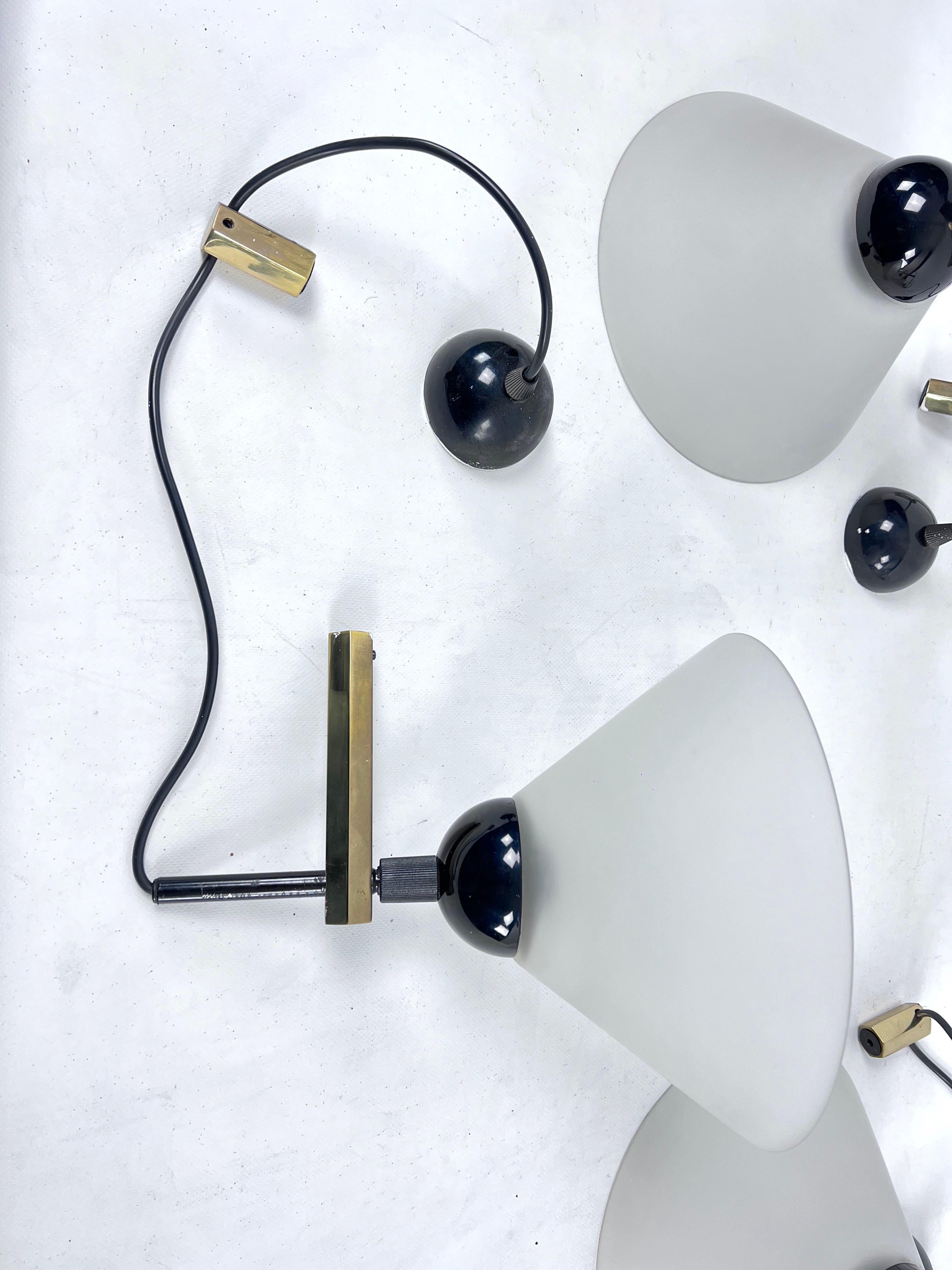 Set of Four Italian Modern Brass and Murano Glass Wall Lamps by Quattrifolio For Sale 2