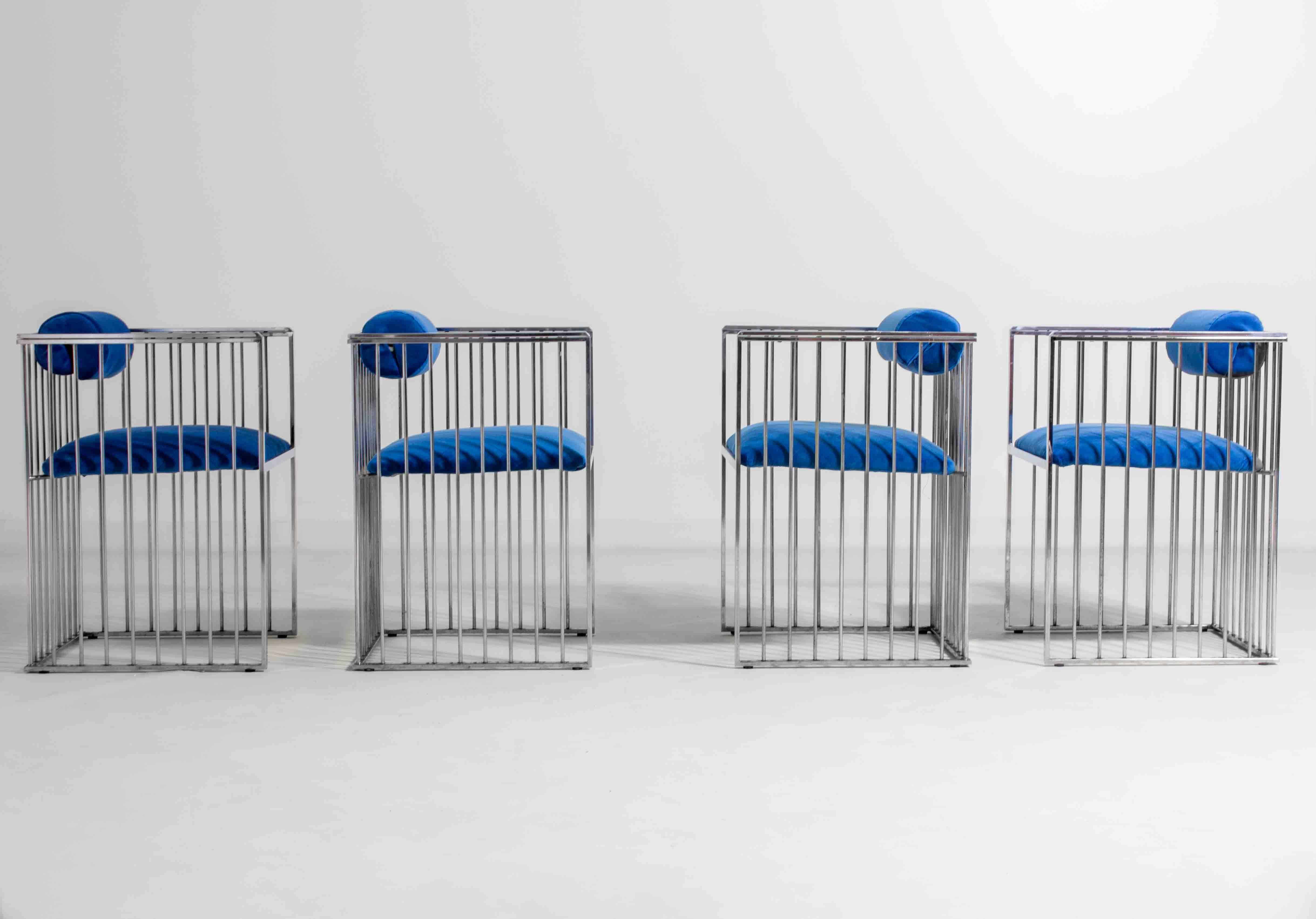Set of four Italian modernist chrome chairs with royal blue velvet, 1970s In Good Condition For Sale In Antwerpen, VAN