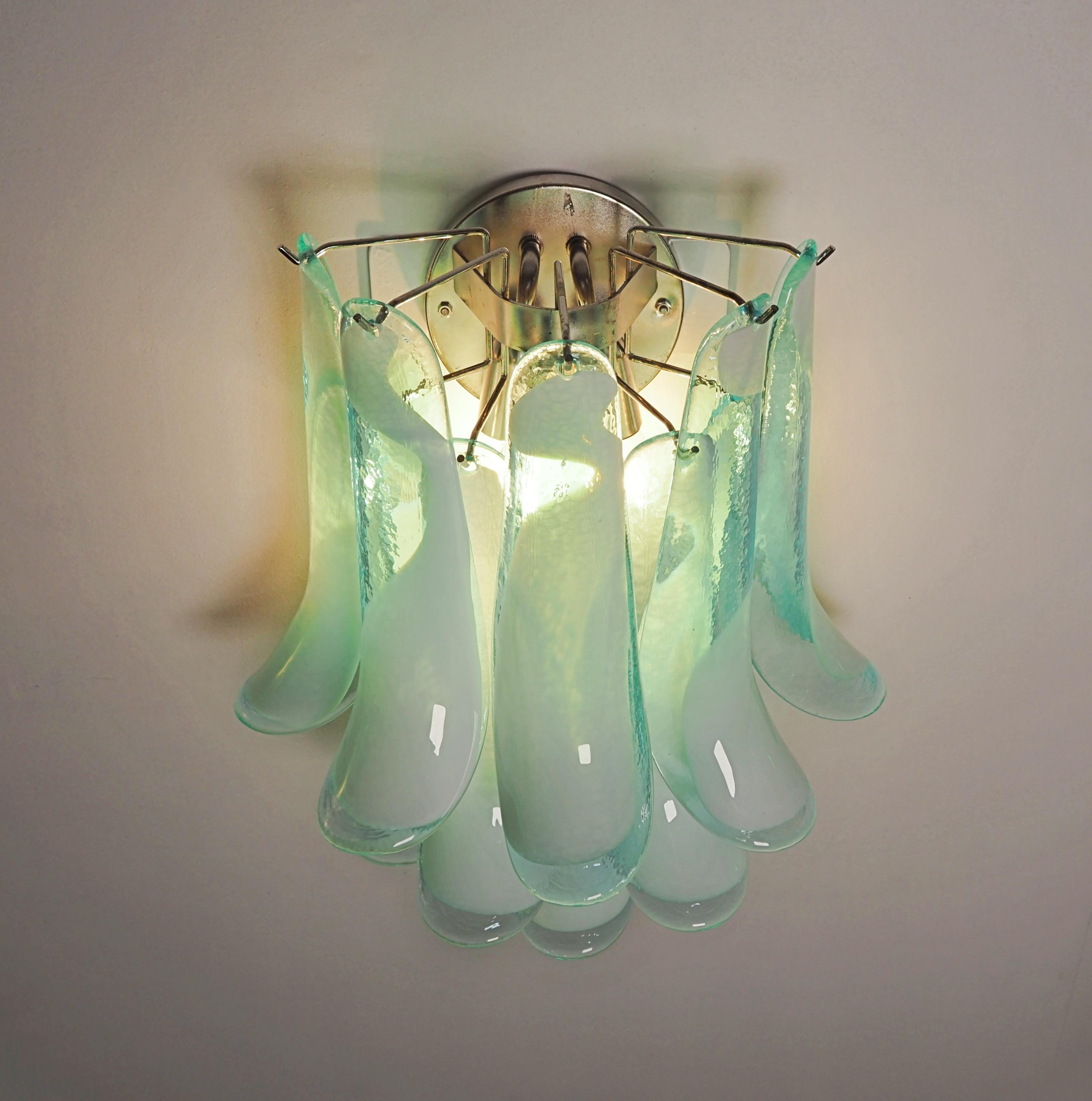 Set of Four Italian Petal Murano Sconces For Sale 4