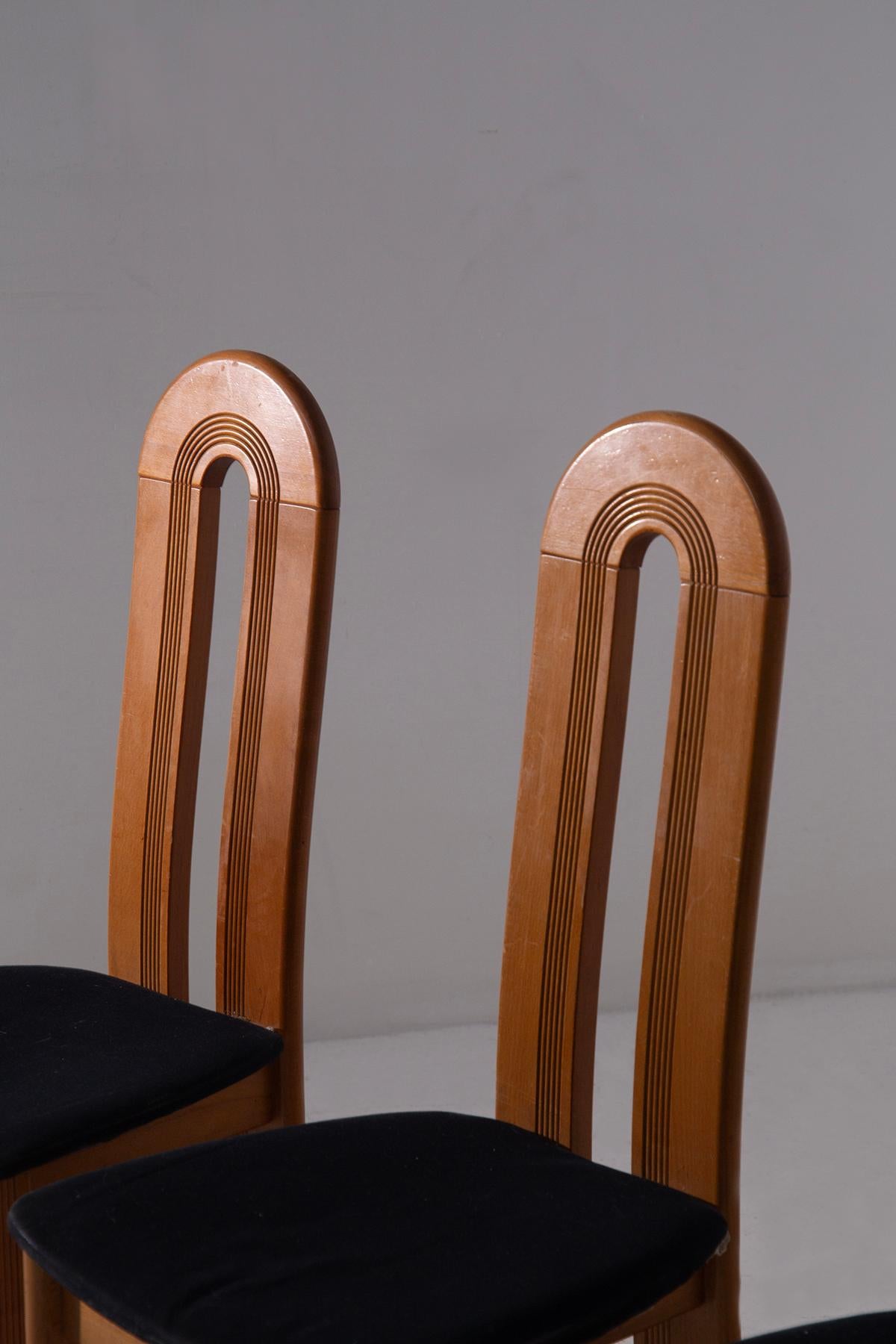 Conjunto de cuatro sillas postmodernas italianas atribuidas a Mobilgirgi Italiano en venta