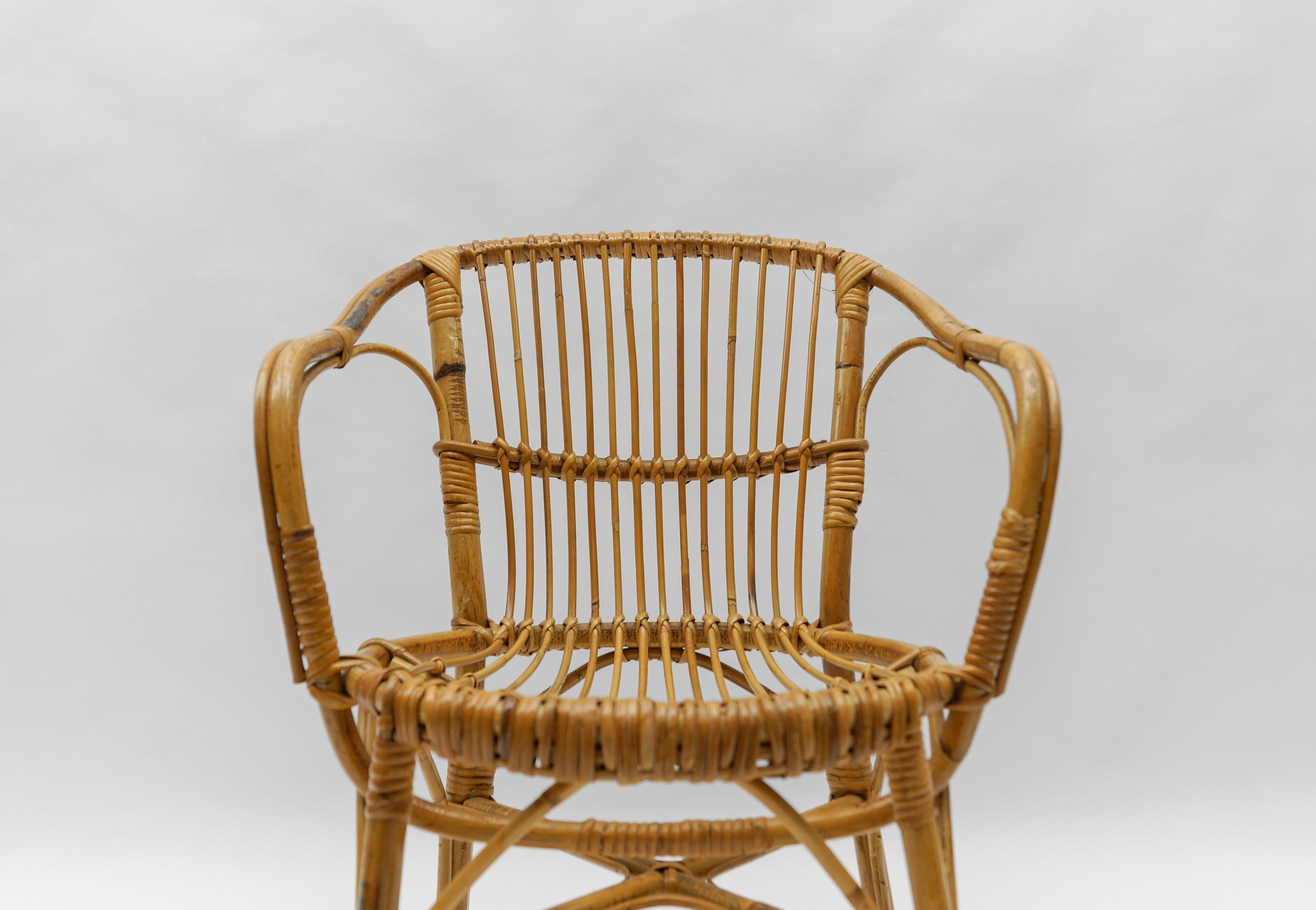 Ensemble de quatre fauteuils italiens en rotin et bambou, années 1960 en vente 4