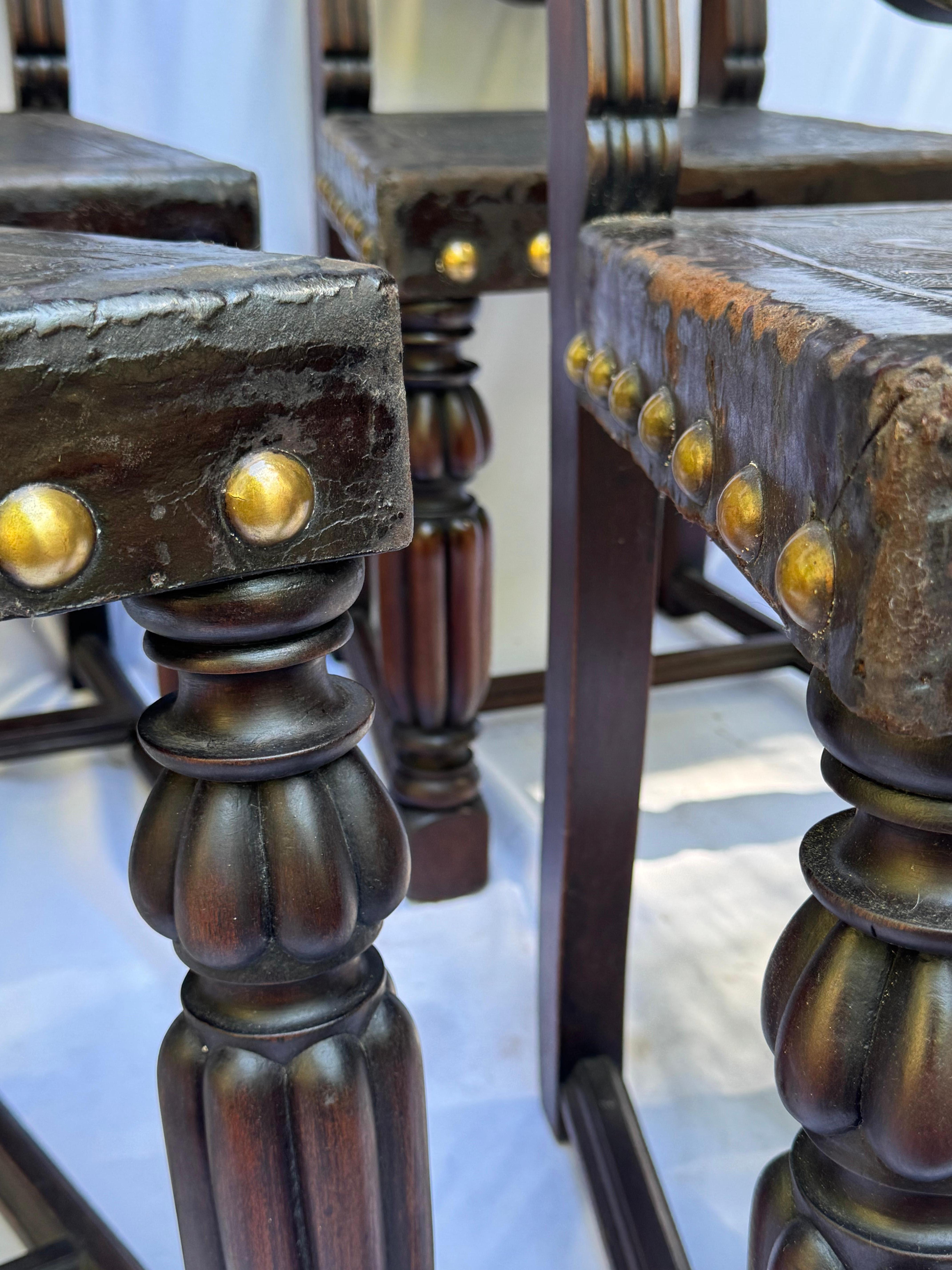 Satz von vier italienischen Stühlen im Renaissance-Stil Italien, CIRCA 1920-1930 im Angebot 3