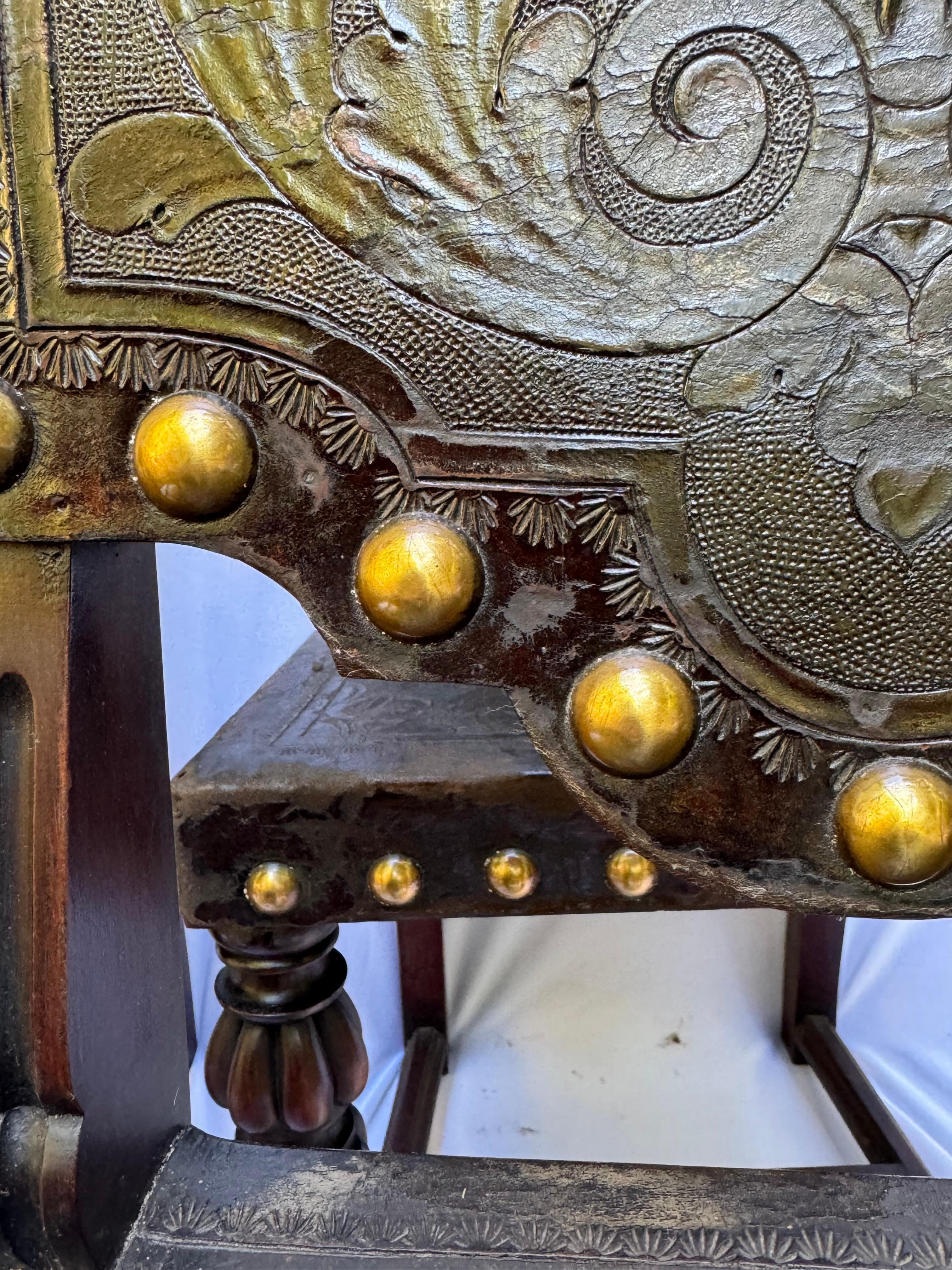 Satz von vier italienischen Stühlen im Renaissance-Stil Italien, CIRCA 1920-1930 im Angebot 2