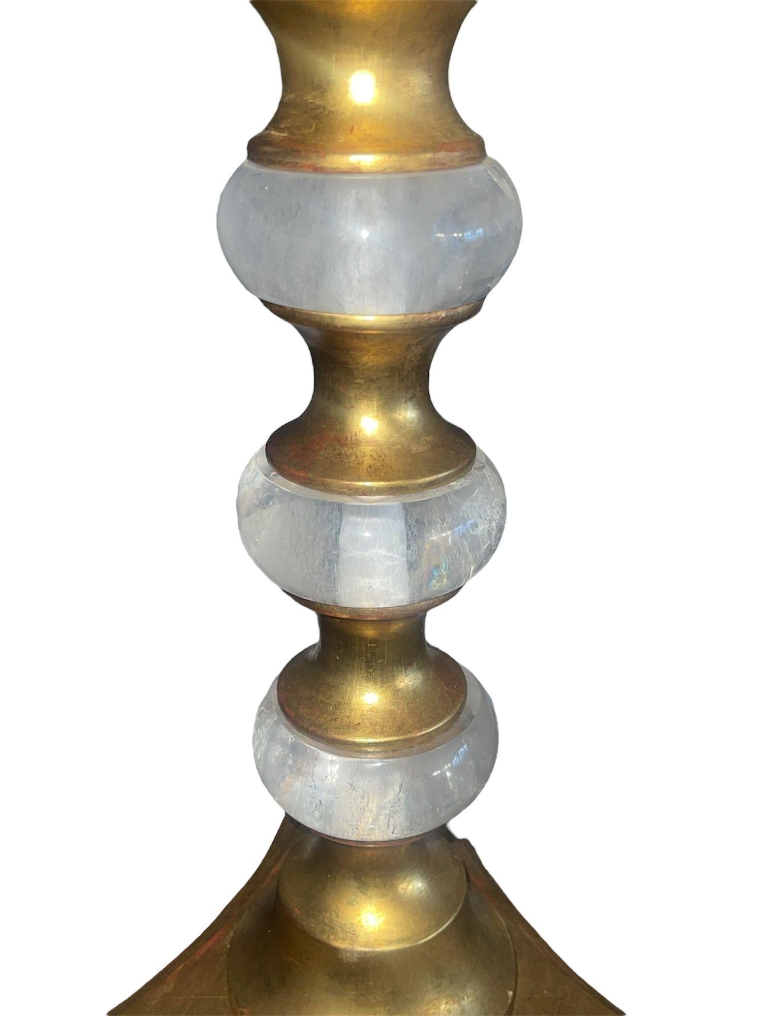 Paire de lampes de table italiennes en cristal de roche et bois doré avec feuilles d'or 22K. 1980's. en vente 1