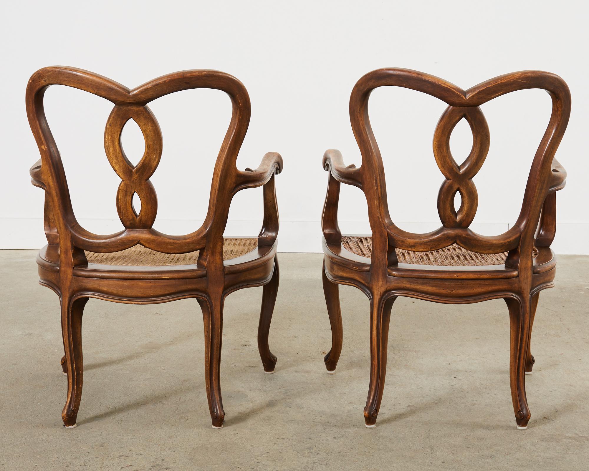 Ensemble de quatre fauteuils en noyer vénitien de style rococo italien en vente 13