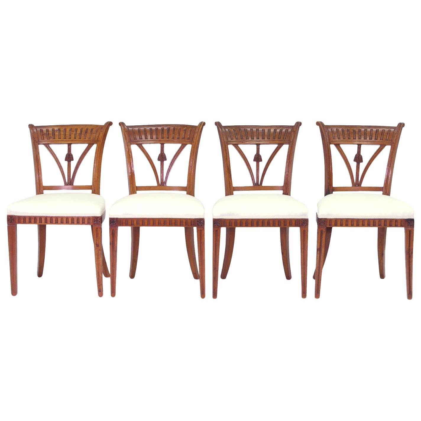 Set of Four Italian Side Chairs, circa 1800 im Angebot