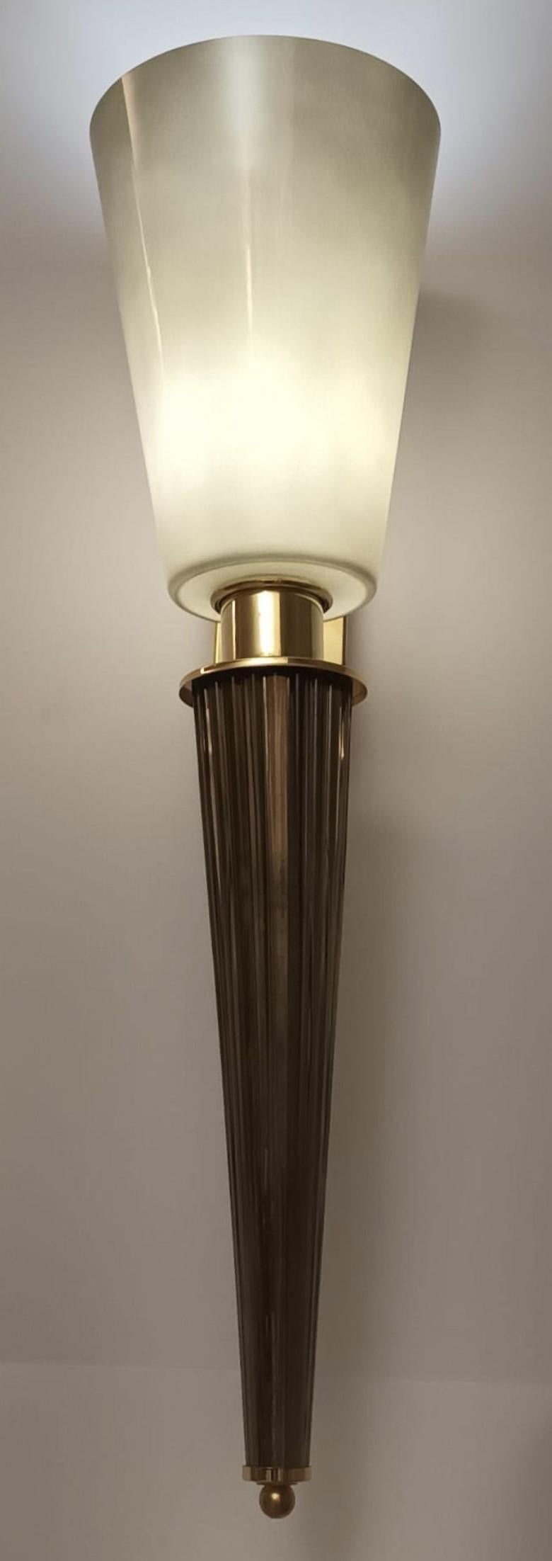 Vetro di Murano Set di quattro lampade torchère in vetro di Murano grigio fumo, anni '70. in vendita