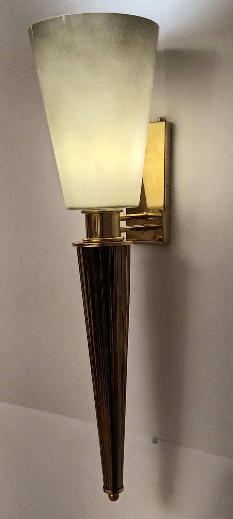 Set di quattro lampade torchère in vetro di Murano grigio fumo, anni '70. in vendita 2