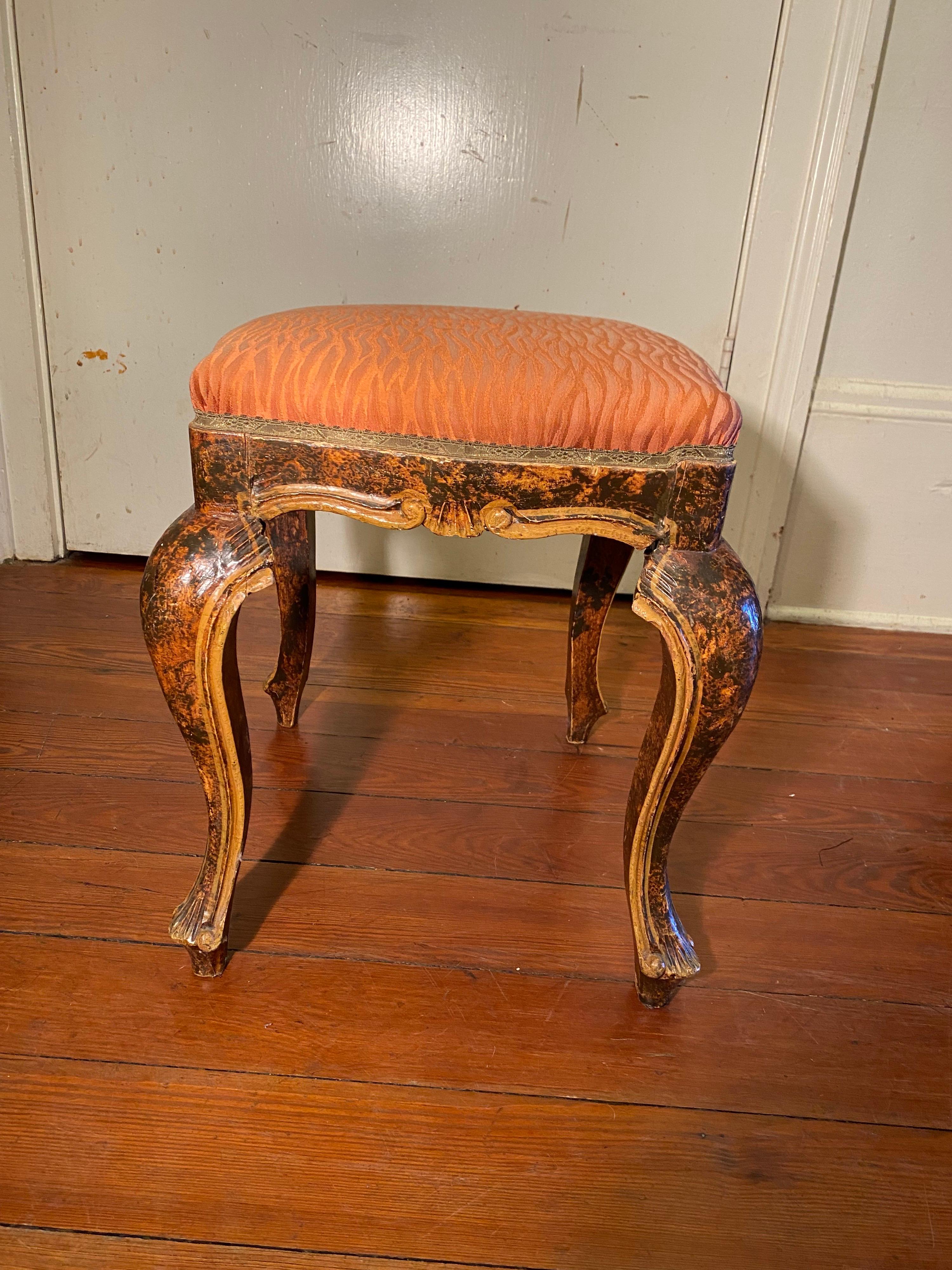 Set of Four Italian Stools Faux Grained  In Good Condition For Sale In Natchez, MS