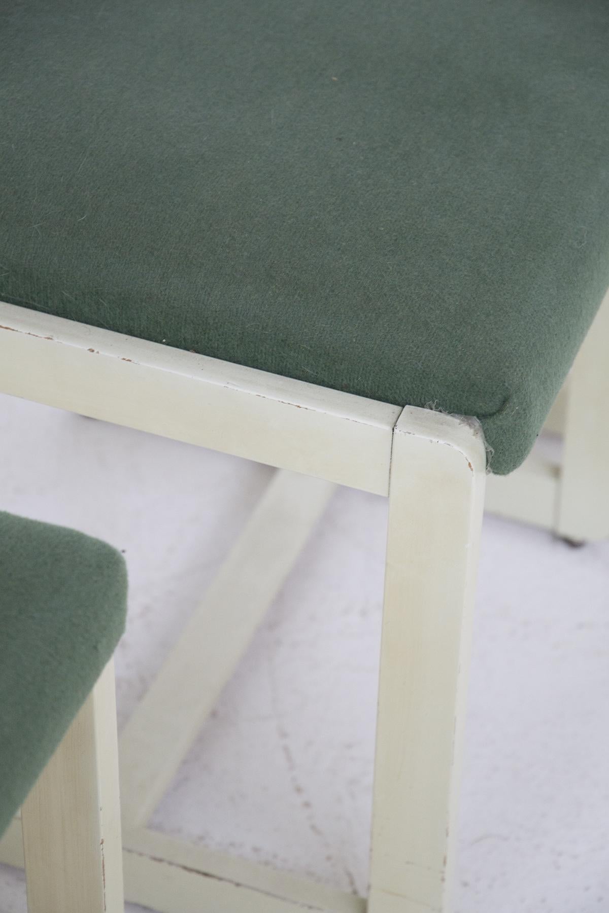Set of Four Italian Vintage Chairs in Wood and Fabric In Good Condition In Milano, IT