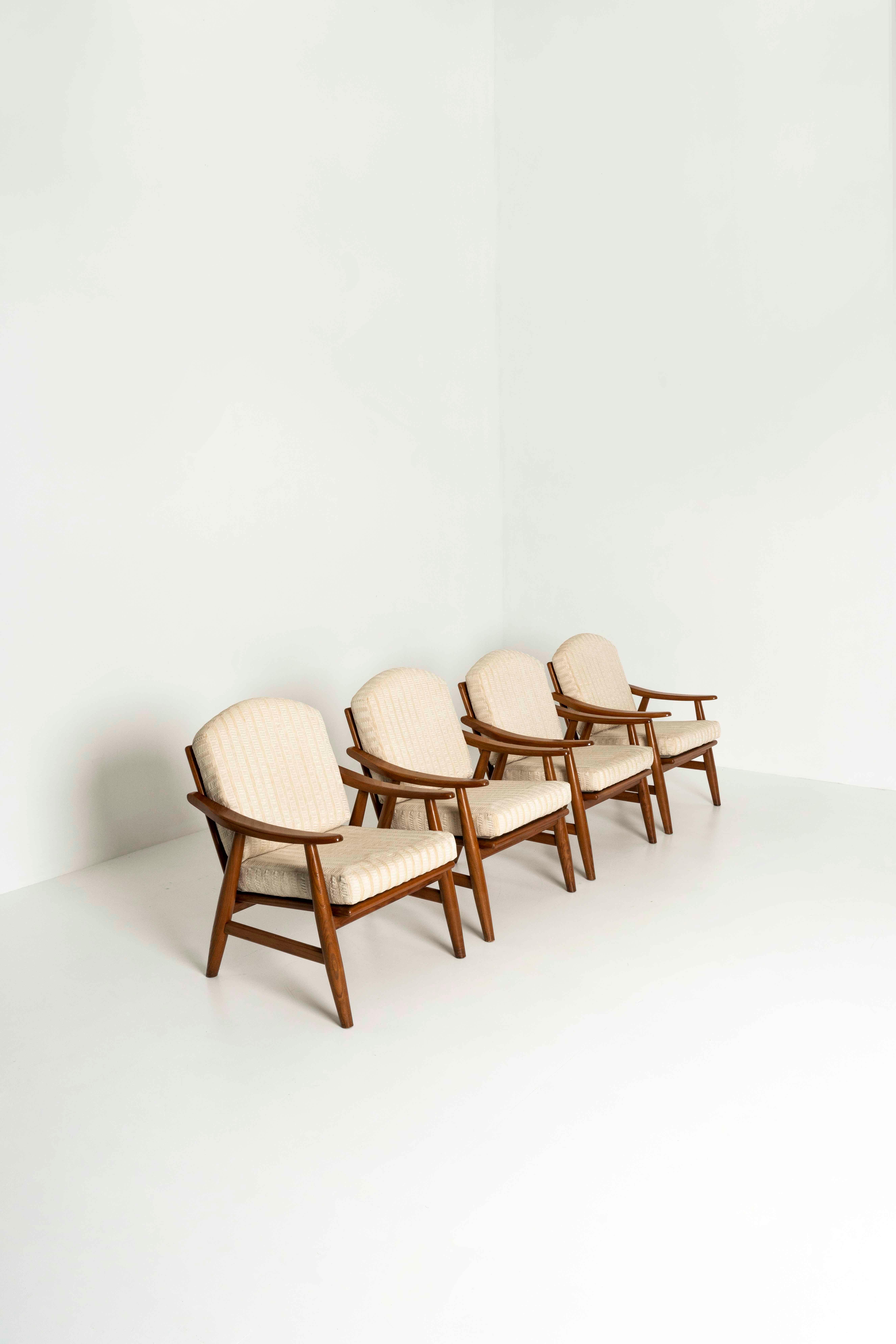 Mid-Century Modern Set of Four Italian Vintage Lounge Chairs, 1970s For Sale