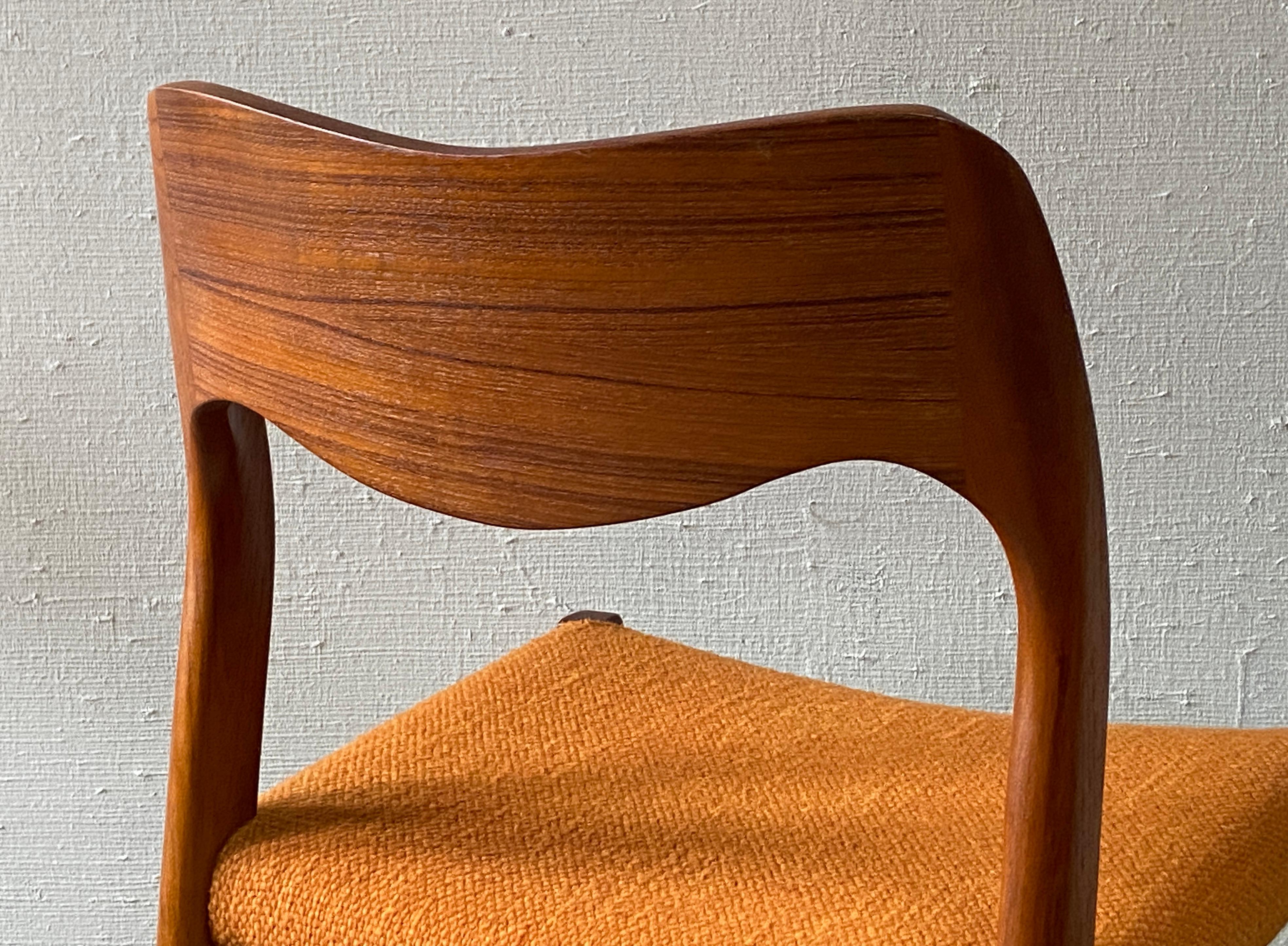 Set di quattro sedie da pranzo Niels Moller modello 71 con imbottitura originale in lana in vendita 3