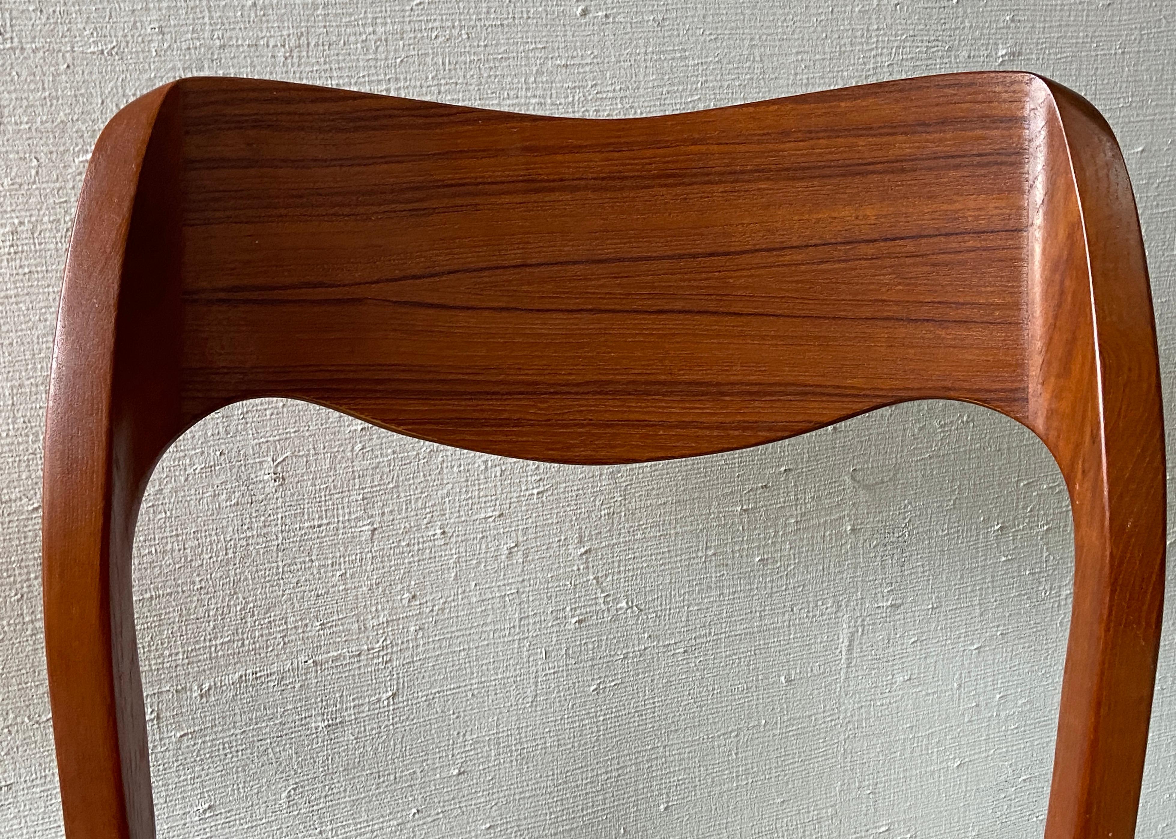 Set di quattro sedie da pranzo Niels Moller modello 71 con imbottitura originale in lana in vendita 4