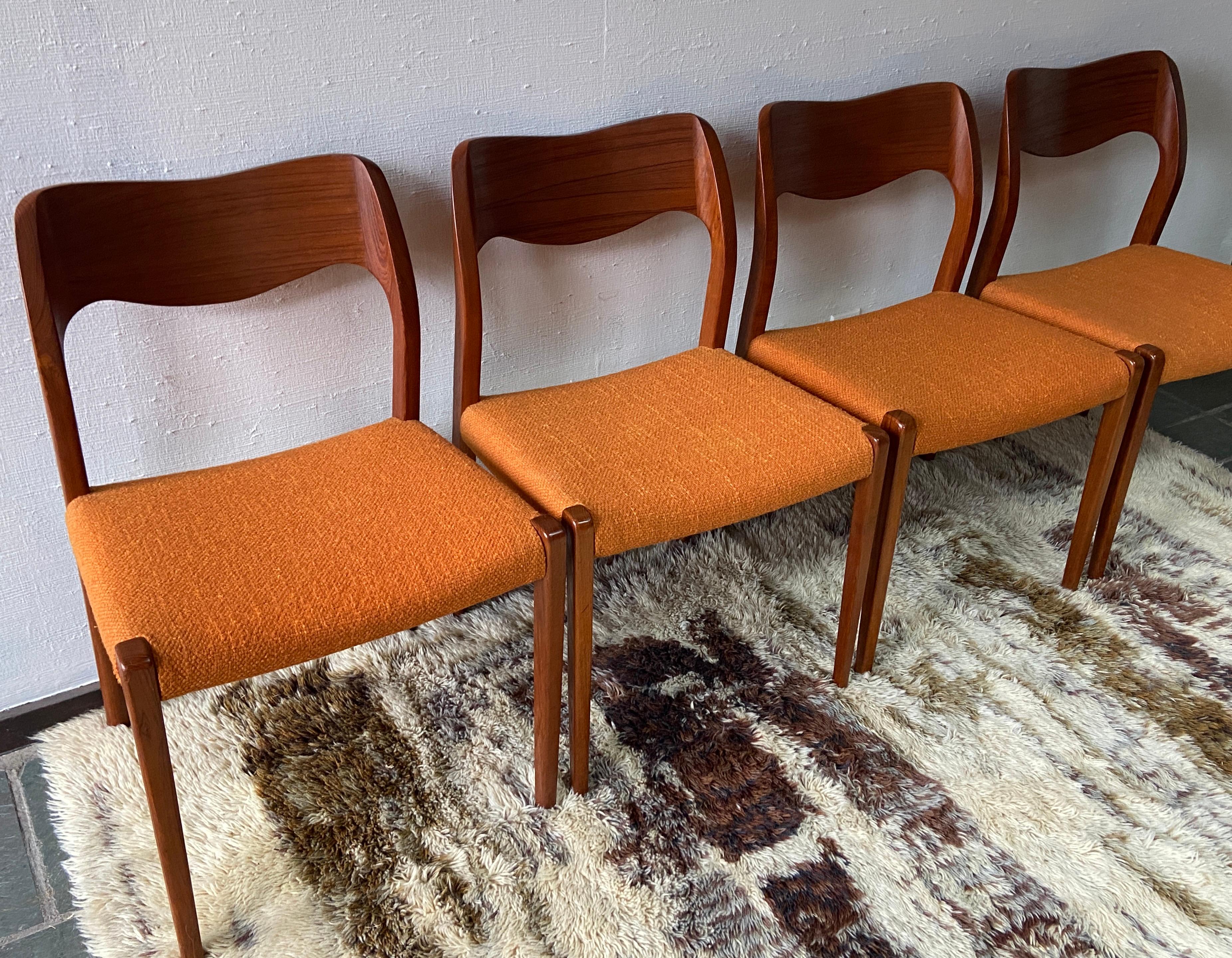 Danese Set di quattro sedie da pranzo Niels Moller modello 71 con imbottitura originale in lana in vendita