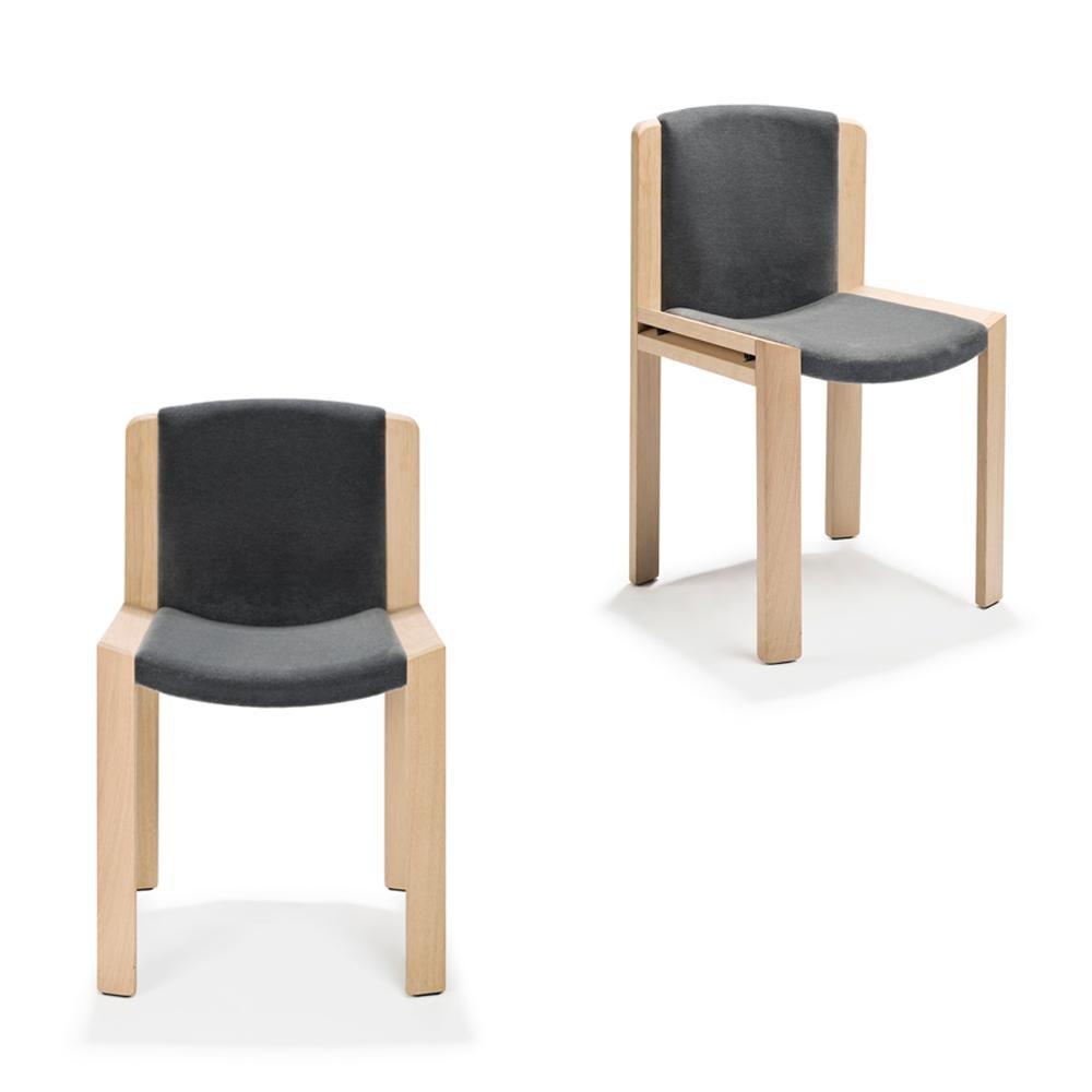 Satz von vier Joe Colombo-Stühlen „Chair 300“ aus Holz und Kvadrat-Stoff von Karakter (Dänisch) im Angebot