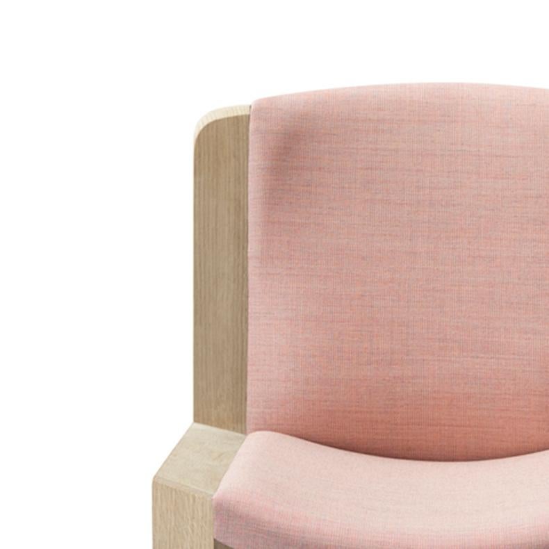 Set of Four Joe Colombo 'Chair 300' Wood and Kvadrat Fabric by Karakter In New Condition For Sale In Barcelona, Barcelona