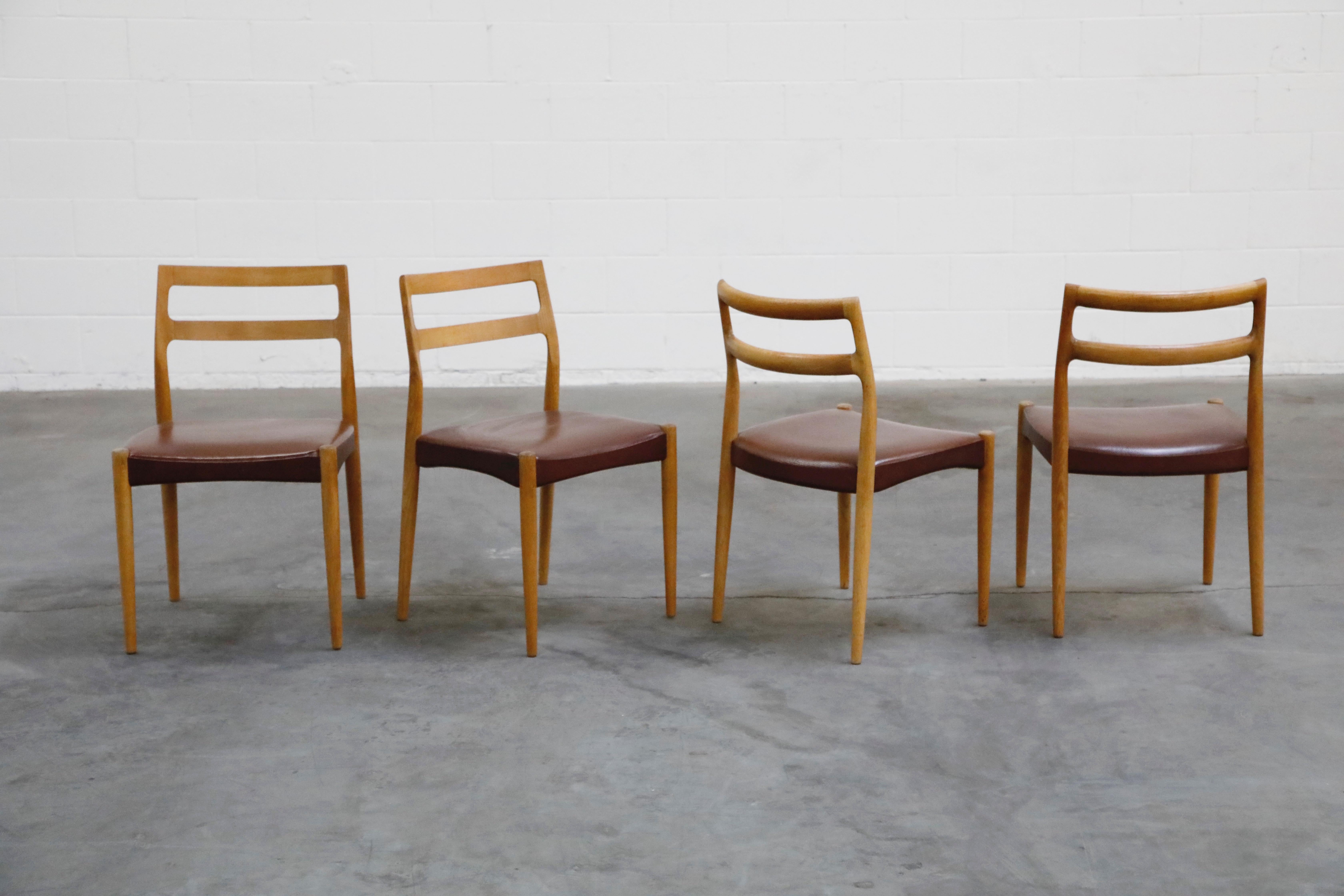 Vier Stühle von Johannes Andersen für Uldum Møbelfabrik Danish Modern Dining Chairs (Skandinavische Moderne)
