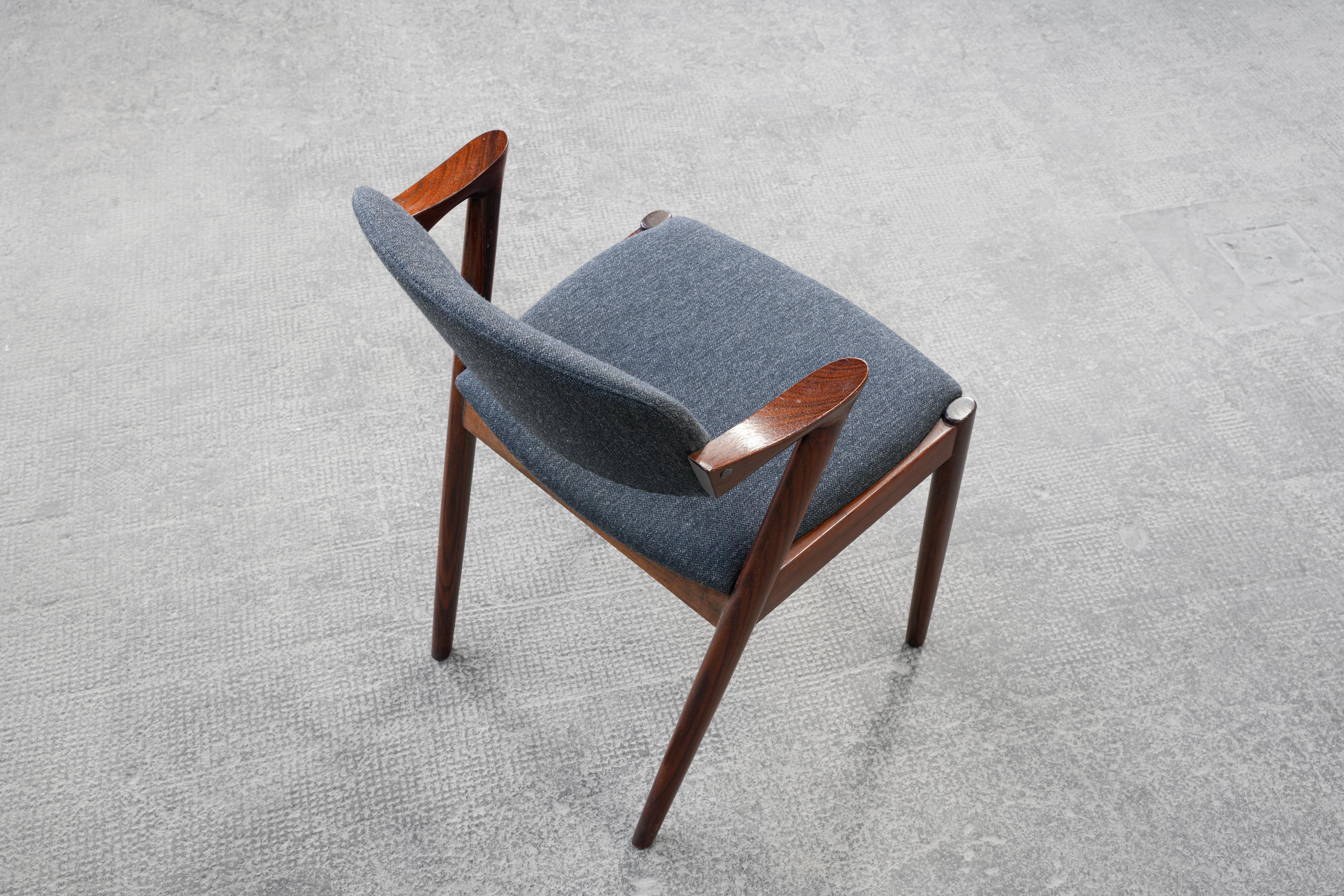 Ensemble de quatre fauteuils de salle à manger Kai Kristiansen, tapisserie S. Andersen neuve en vente 3