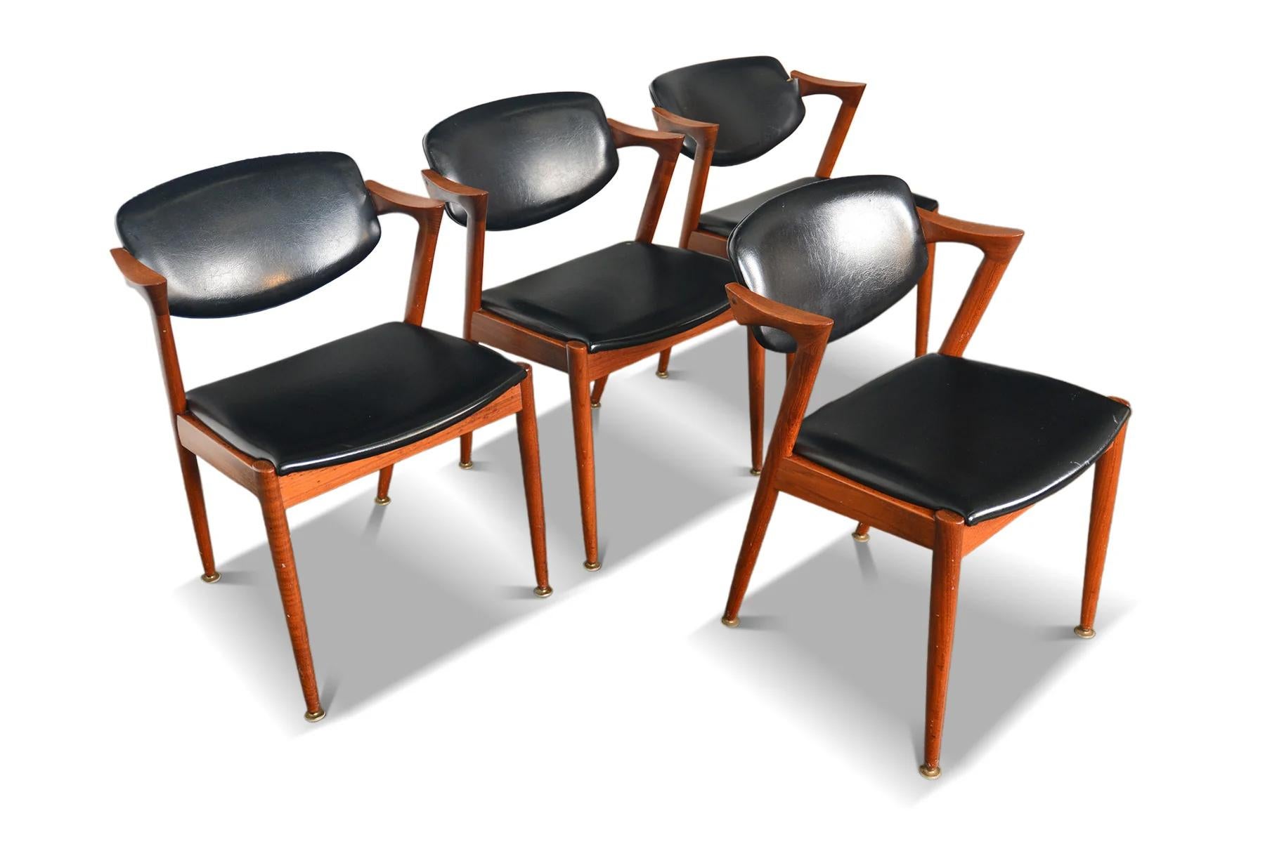 Satz von vier Kai Kristiansen Modell 42 Esszimmerstühlen aus Teakholz in Teakholz im Zustand „Gut“ im Angebot in Berkeley, CA