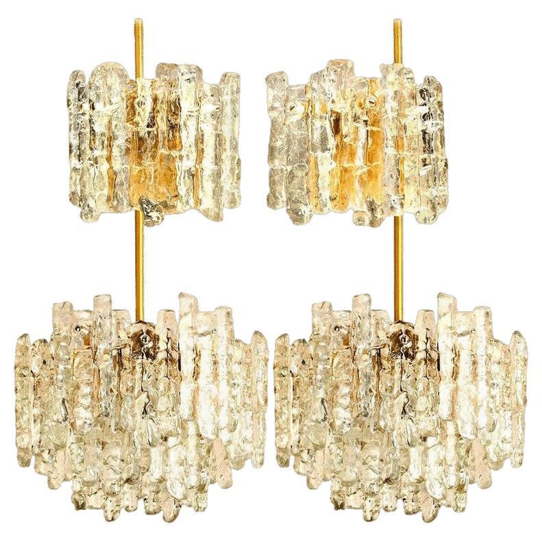 Set di quattro lampadari in vetro di ghiaccio Kalmar, due scones a muro e due lampadari