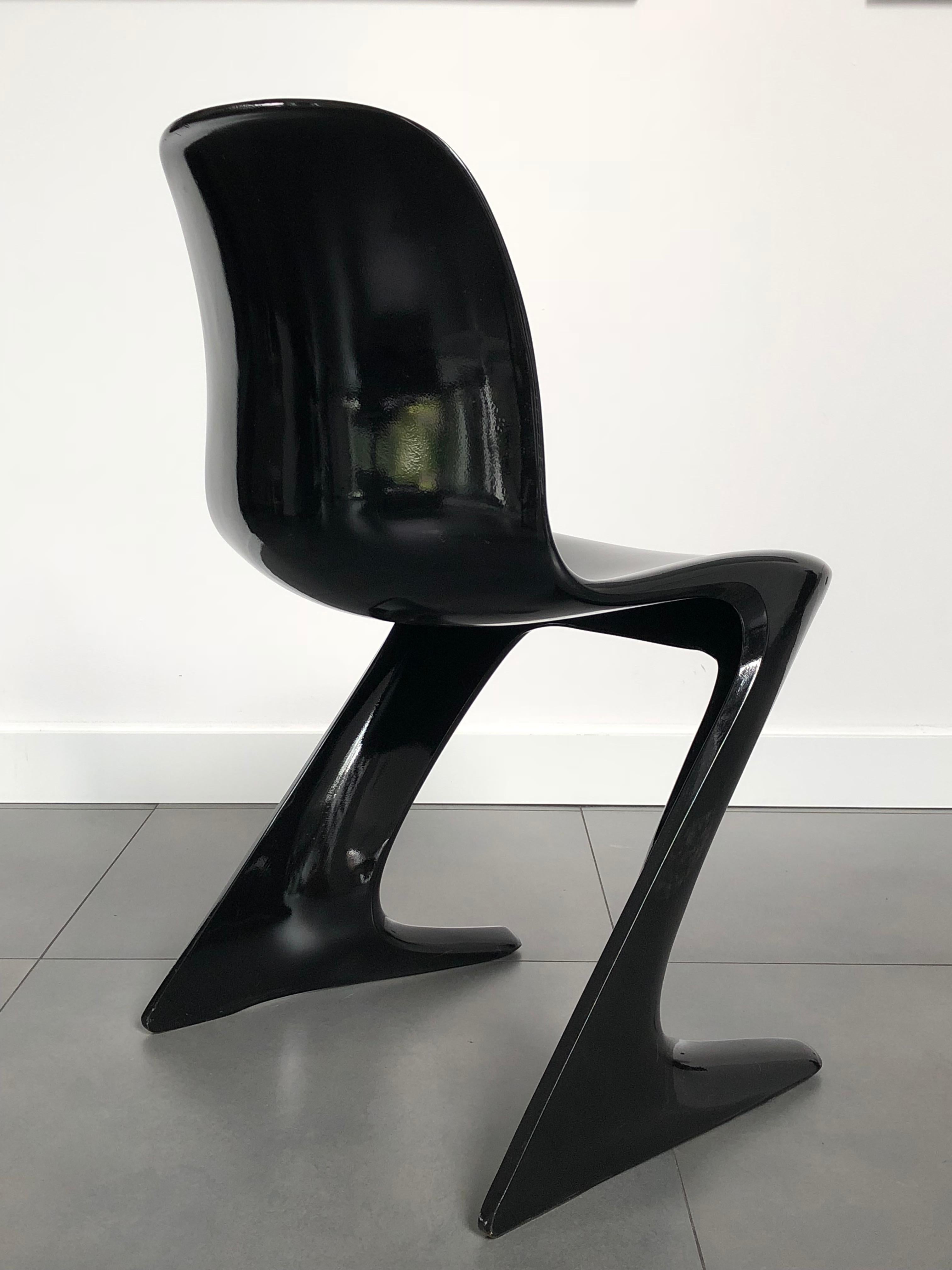 Allemand Ensemble de quatre chaises Kangourouo conçu par Ernst Moeckl, Allemagne, 1968 en vente