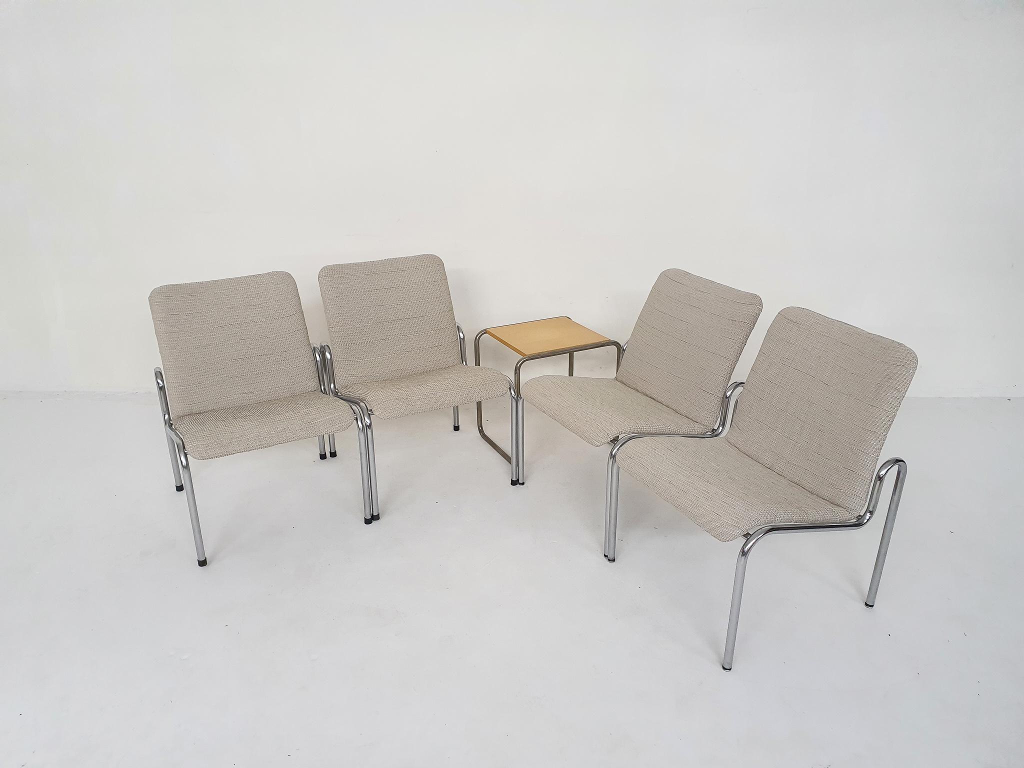 Set of four Kho Liang Ie for Stabin lounge chairs model 703, Holland 1960’s In Good Condition For Sale In Amsterdam, NL