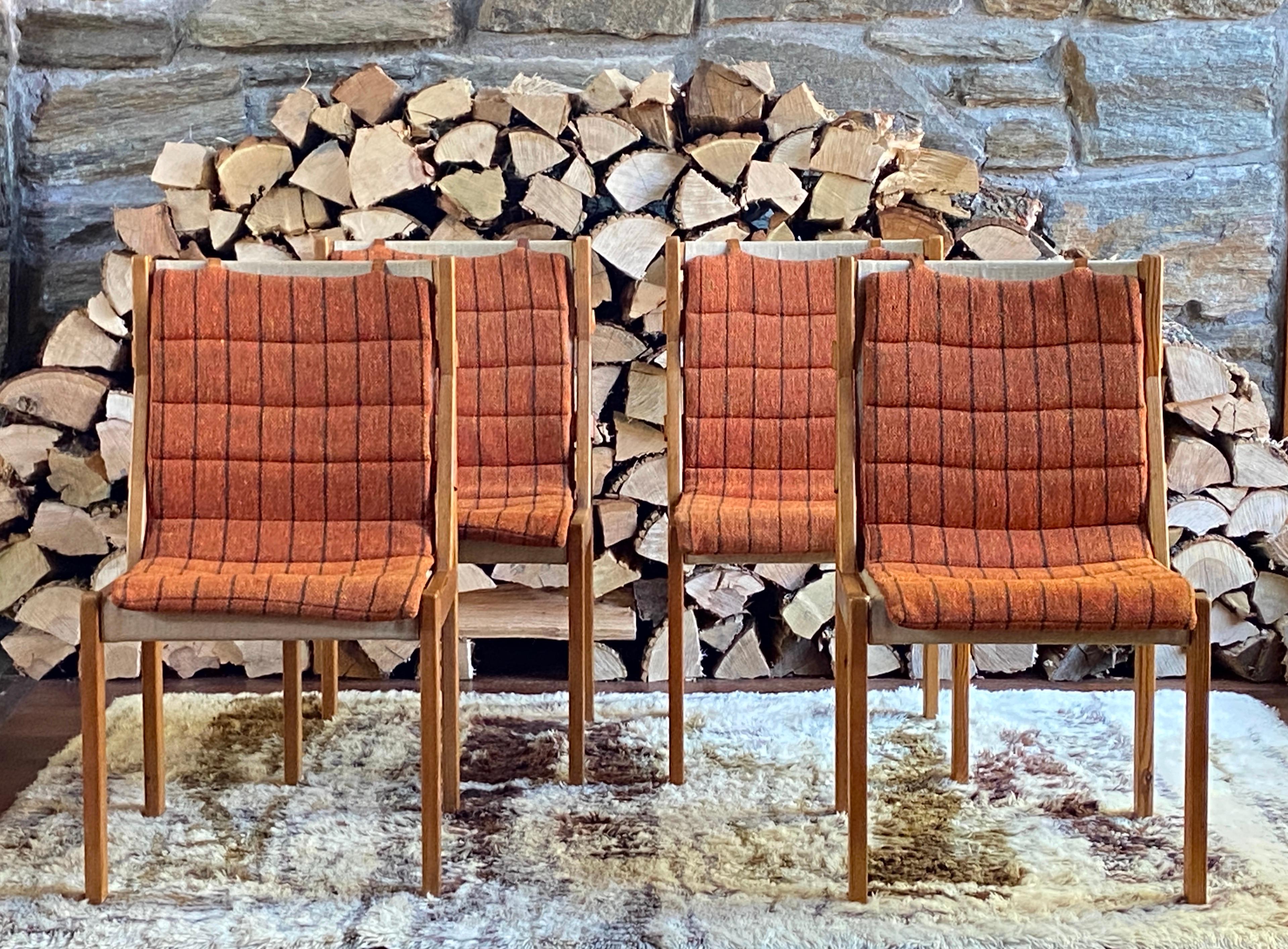 Brutalisme Ensemble de quatre chaises de salle à manger en cuir safari de Kurt Ostervig pour AM Mobler en vente