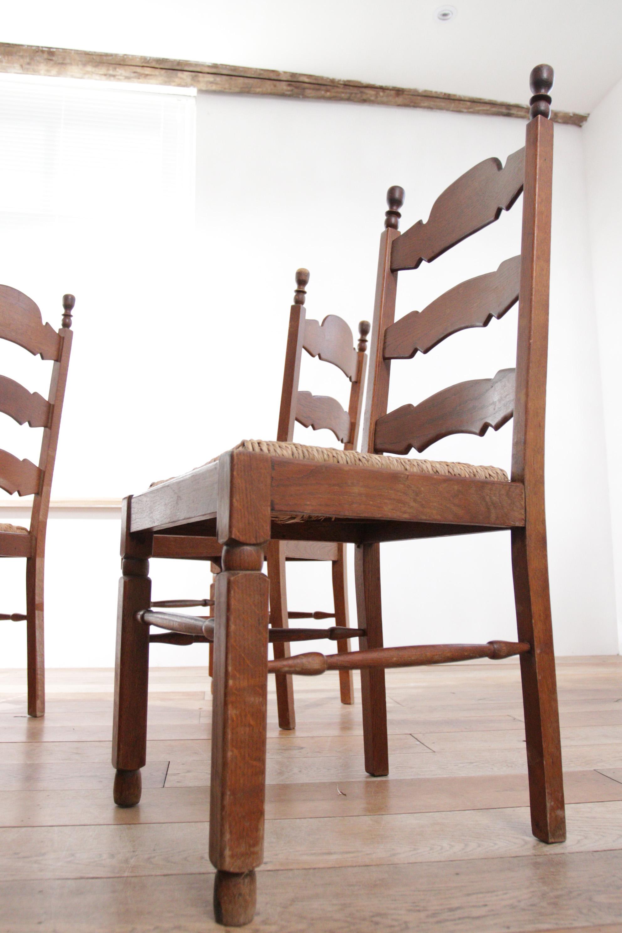  Set of Four Ladder Back Oak Rush Seat Dining Chairs In Good Condition For Sale In Boven Leeuwen, NL
