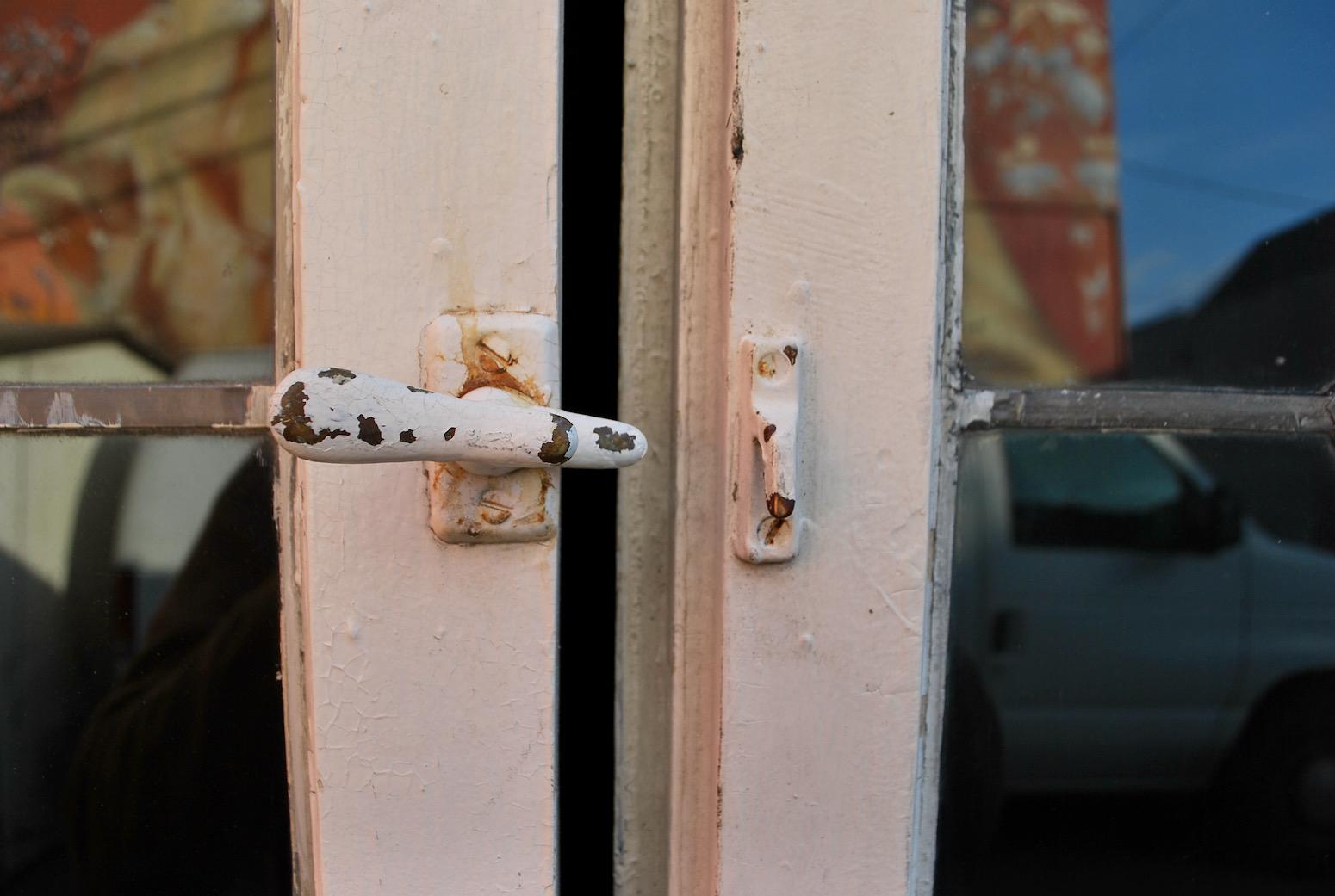 Conjunto de cuatro grandes ventanas de los años 20 Estadounidense en venta