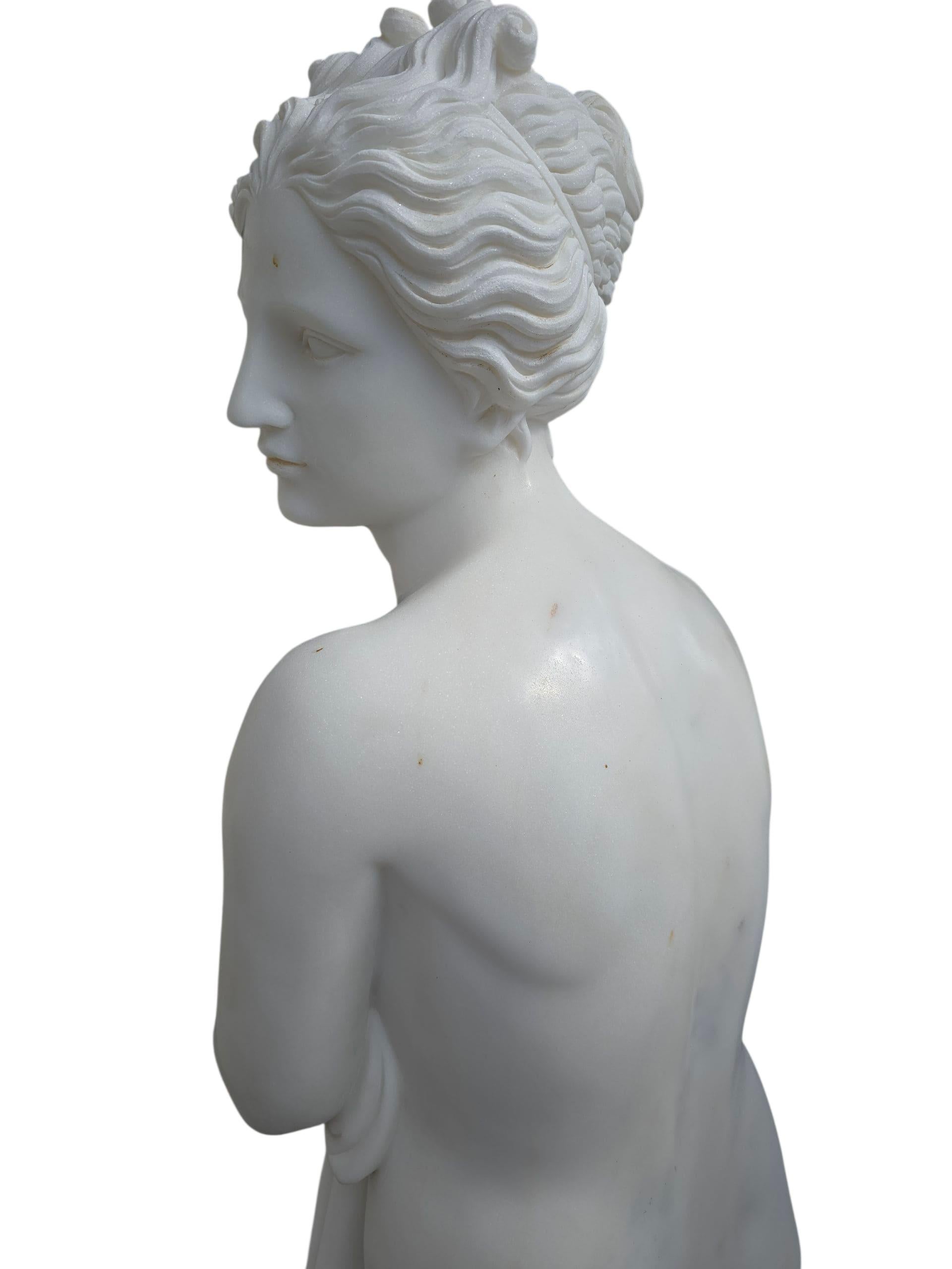 Satz von vier großen Statuen aus Carrara-Marmor, die die Four Seasons darstellen im Angebot 6