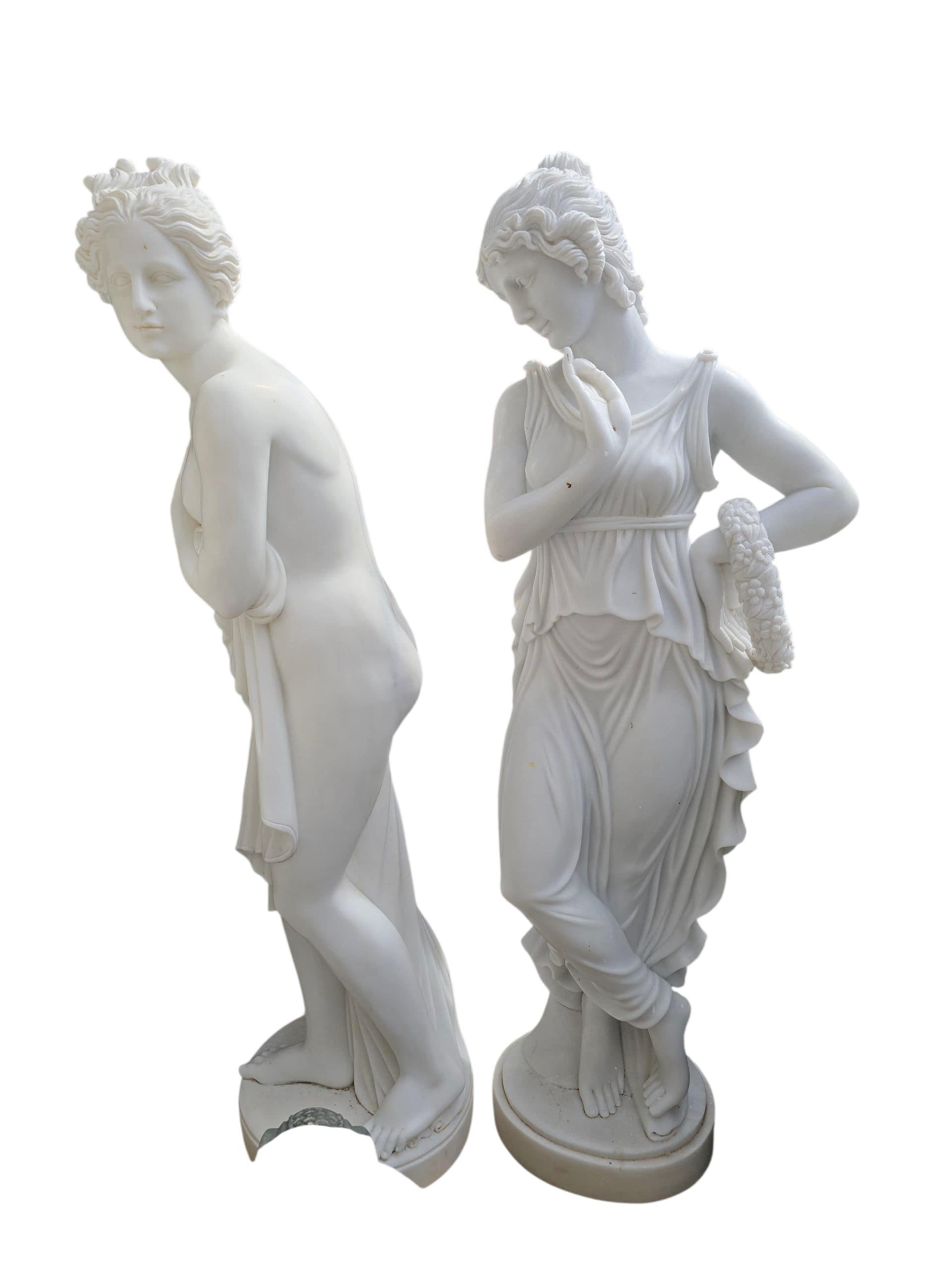 Satz von vier großen Statuen aus Carrara-Marmor, die die Four Seasons darstellen (Ende des 20. Jahrhunderts) im Angebot