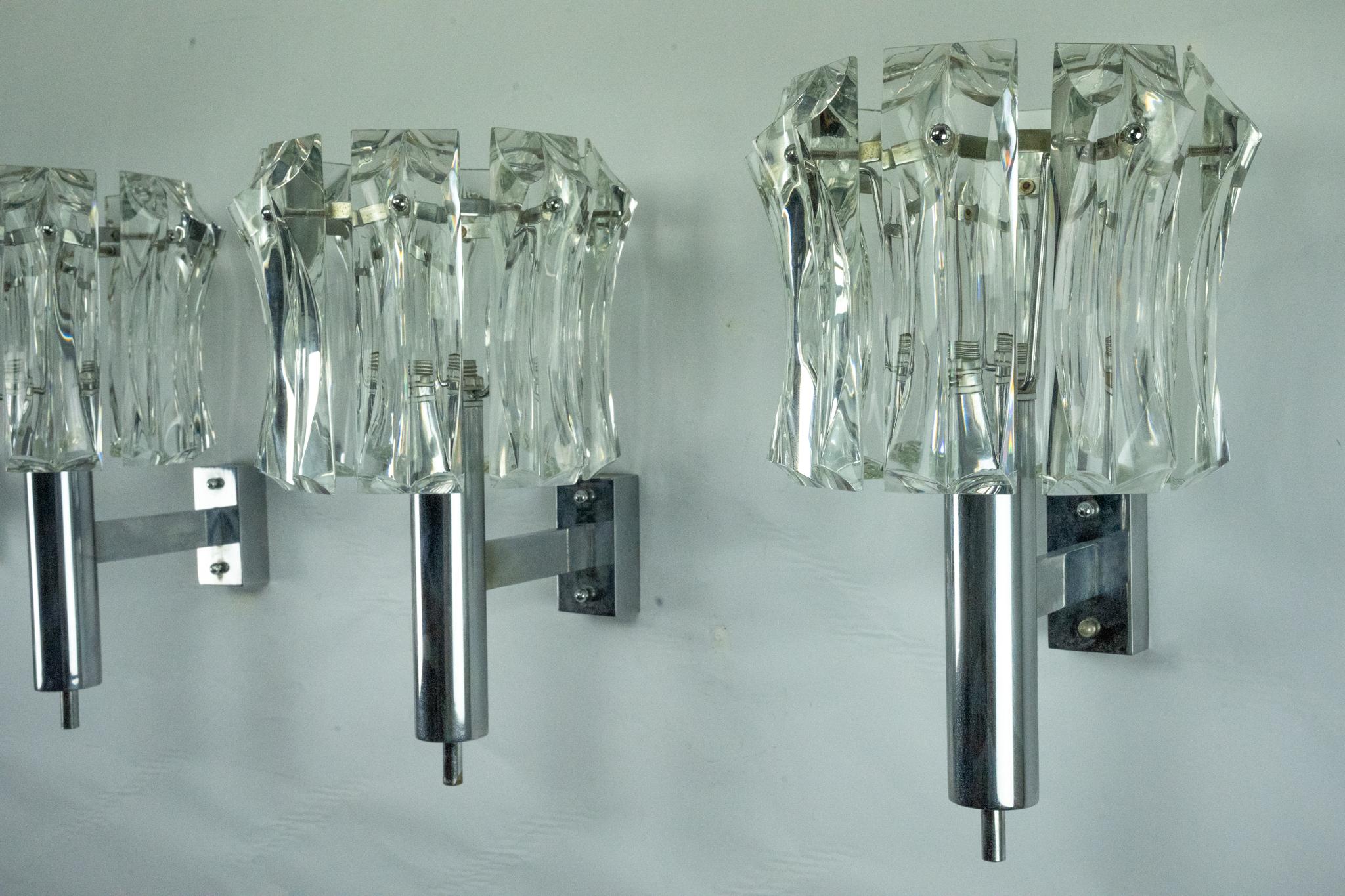 Satz von vier großen Leuchtern aus Murano-Glas und verchromtem Messing, Italien 1960er Jahre. im Angebot 3