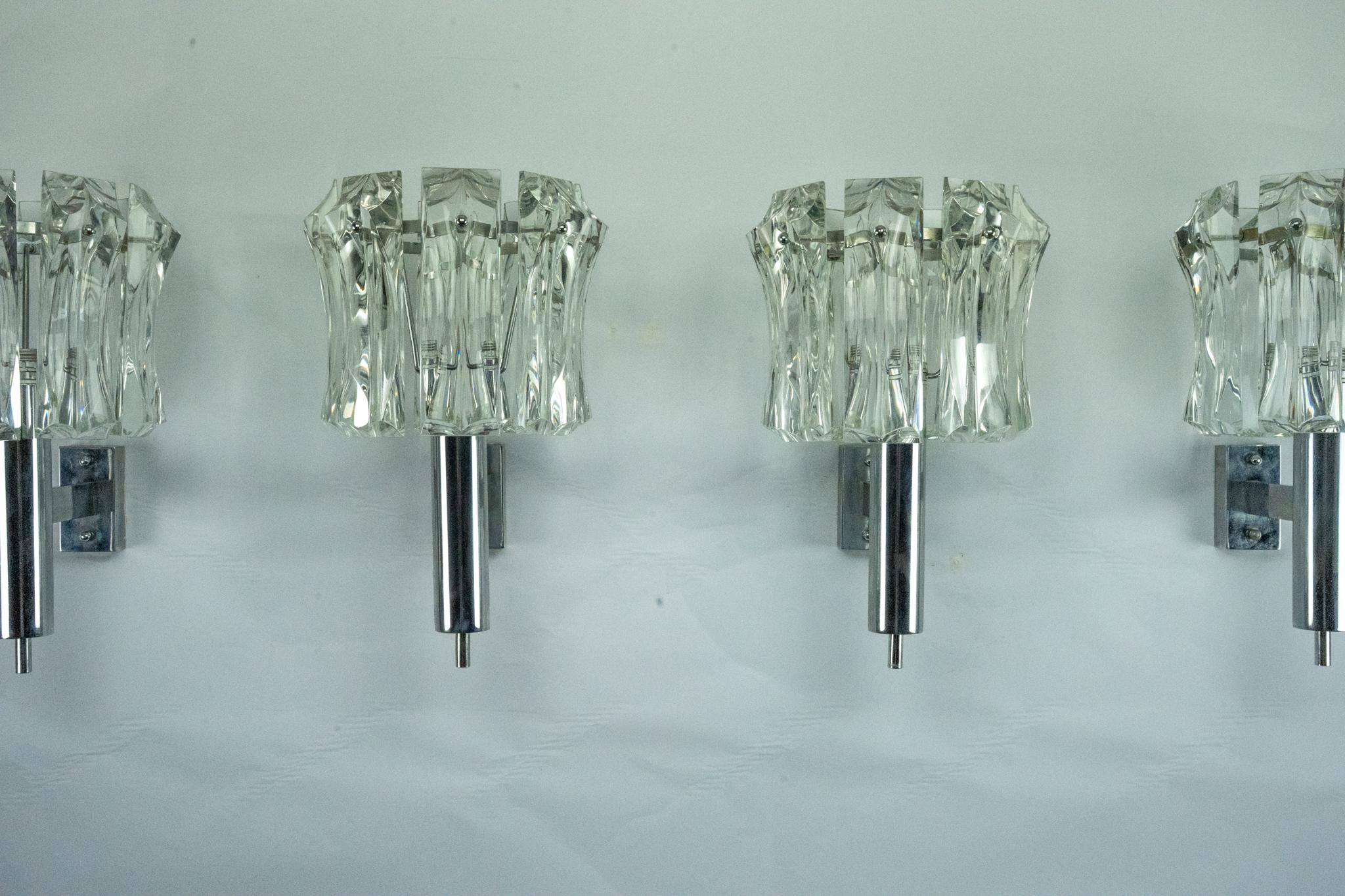 Satz von vier großen Leuchtern aus Murano-Glas und verchromtem Messing, Italien 1960er Jahre. im Angebot 8