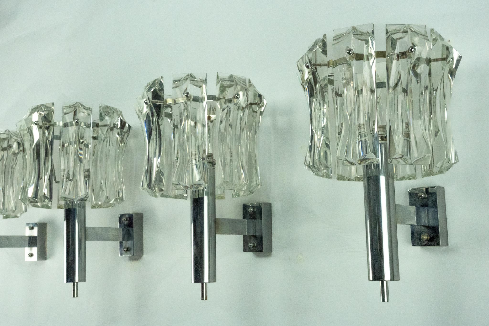 Satz von vier großen Leuchtern aus Murano-Glas und verchromtem Messing, Italien 1960er Jahre. im Zustand „Gut“ im Angebot in Catania, CT