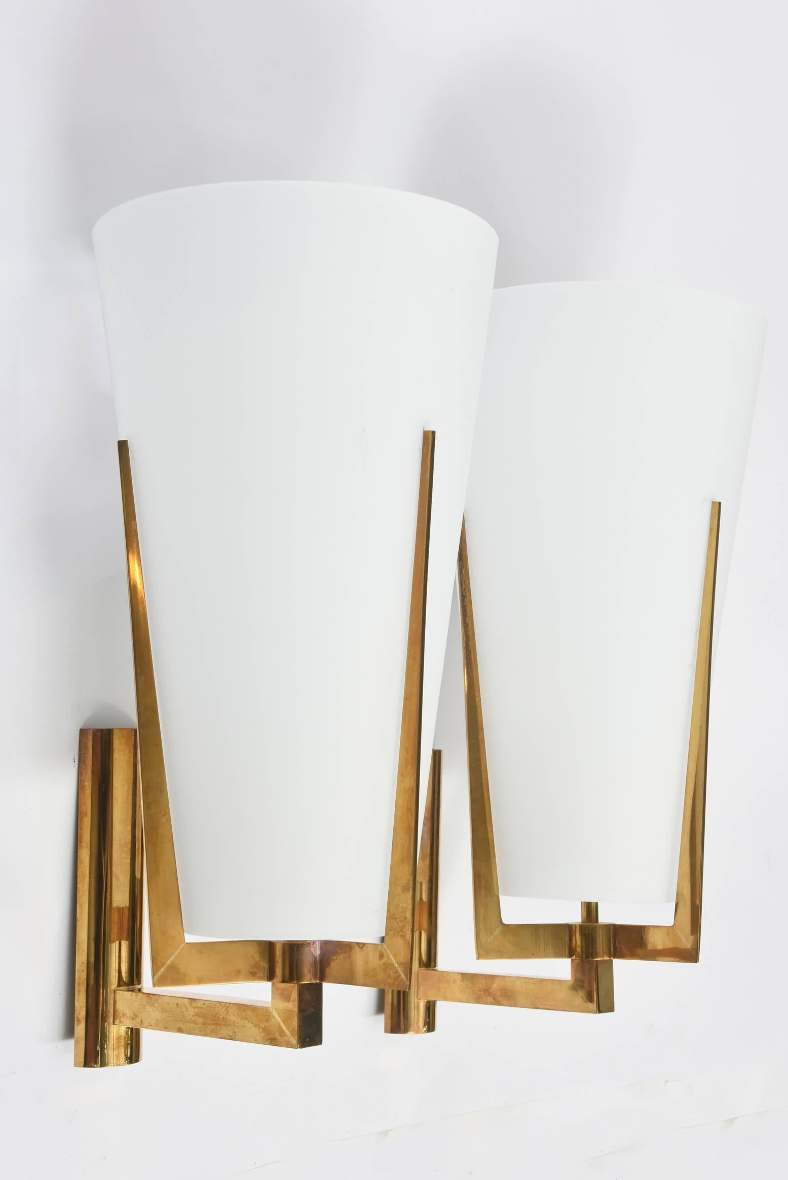 Mid-Century Modern Set of Four Large Stilnovo Brass and Frosted Glass Wall Lights, Italy For Sale