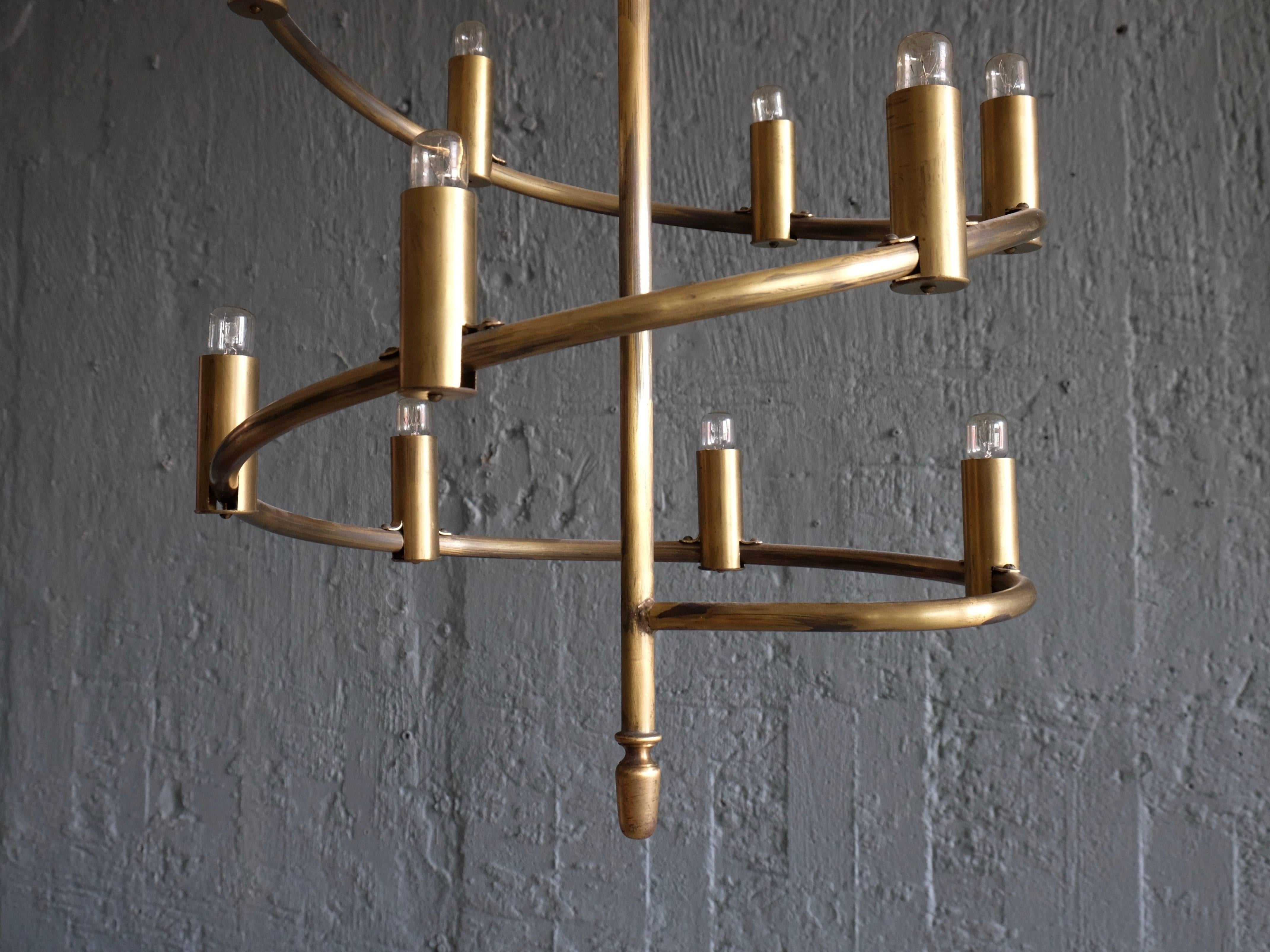 Rare pair of large Swedish brass Chandeliers, 1960s In Good Condition For Sale In Stockholm, SE